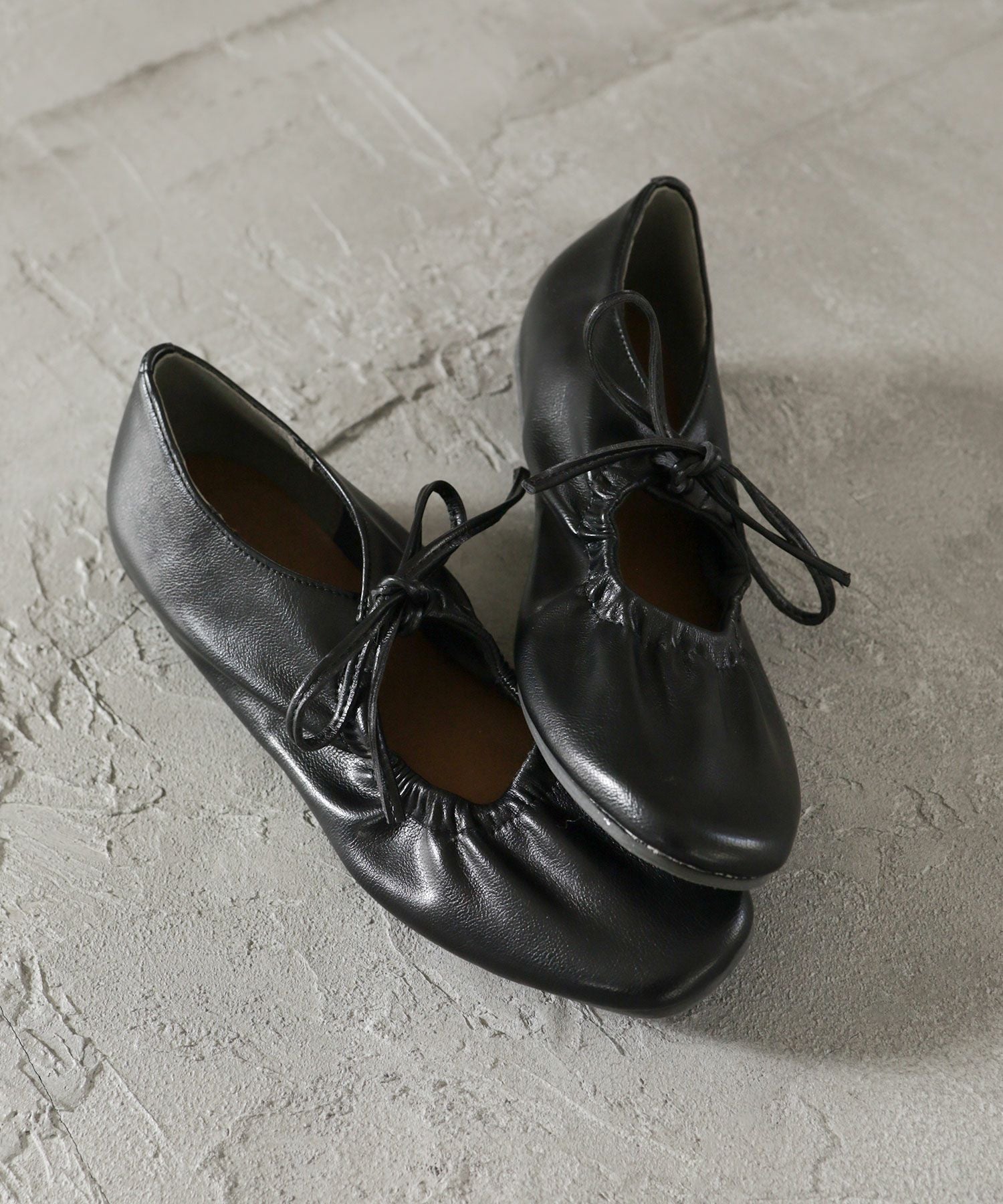 スムース素材レースアップリボンバレエシューズ▲返品不可