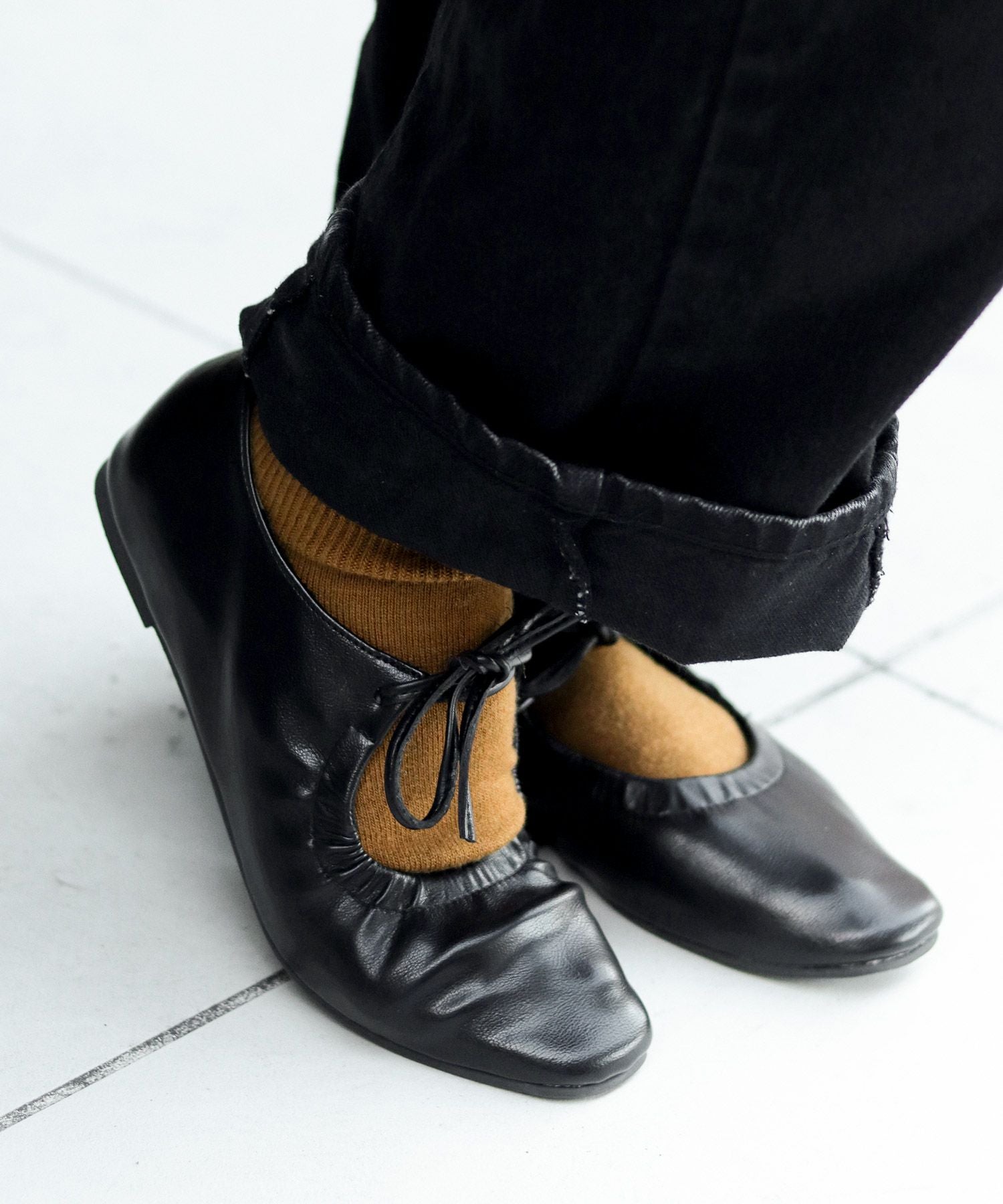 スムース素材レースアップリボンバレエシューズ▲返品不可