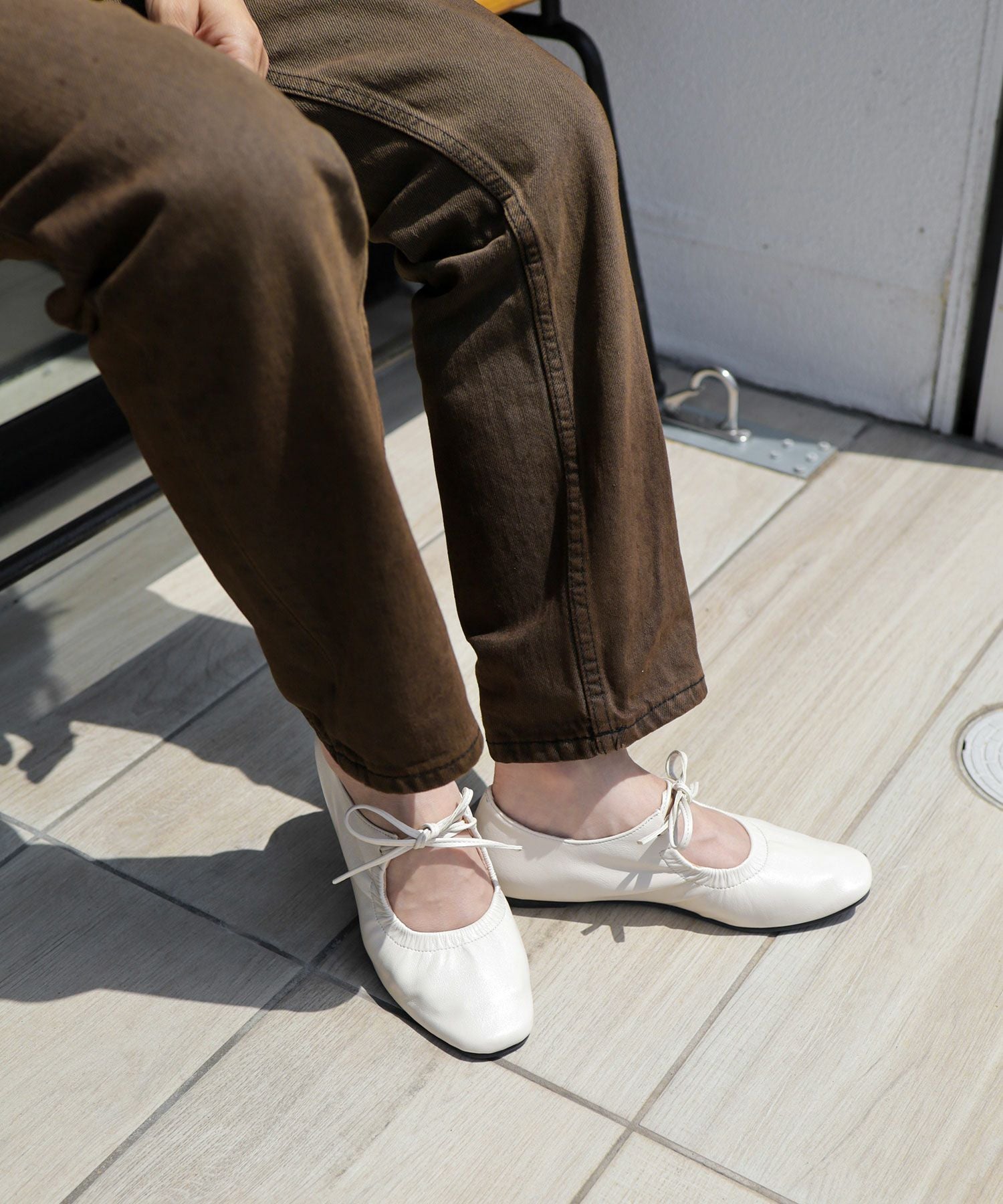 スムース素材レースアップリボンバレエシューズ▲返品不可