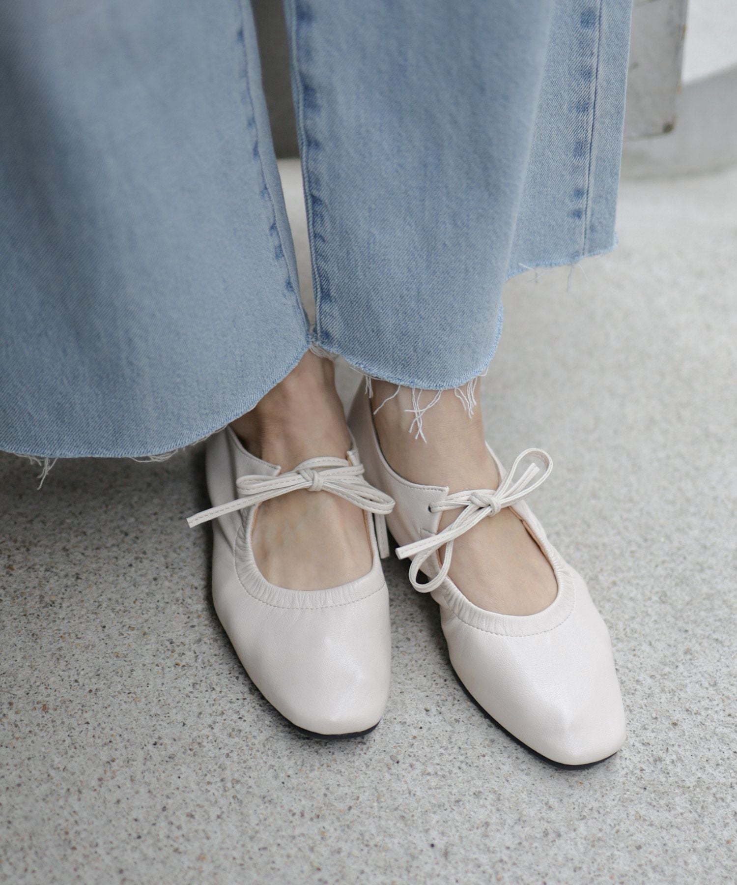 スムース素材レースアップリボンバレエシューズ▲返品不可