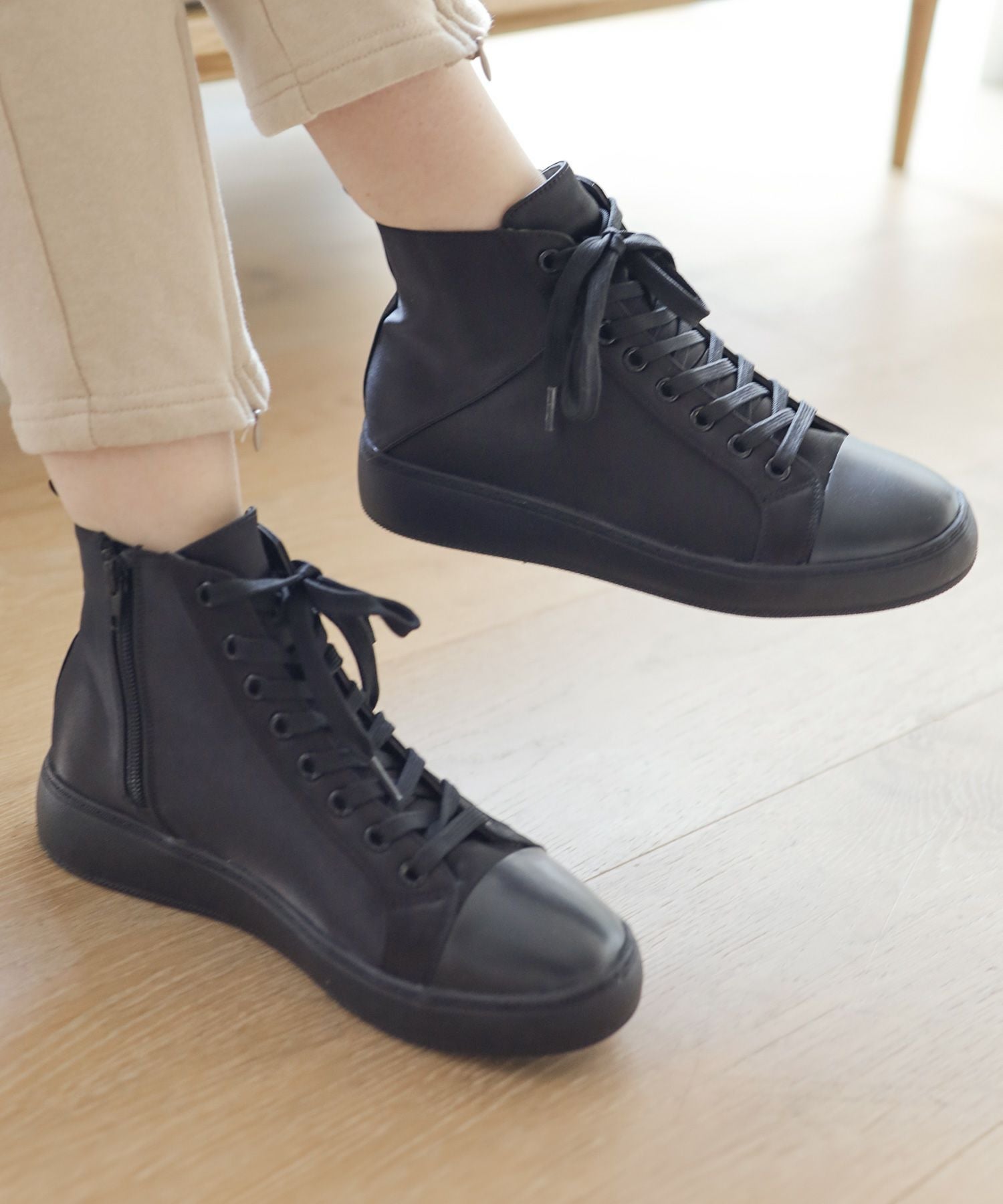 サテン素材8ホールレースアップ厚底スニーカー▲返品不可