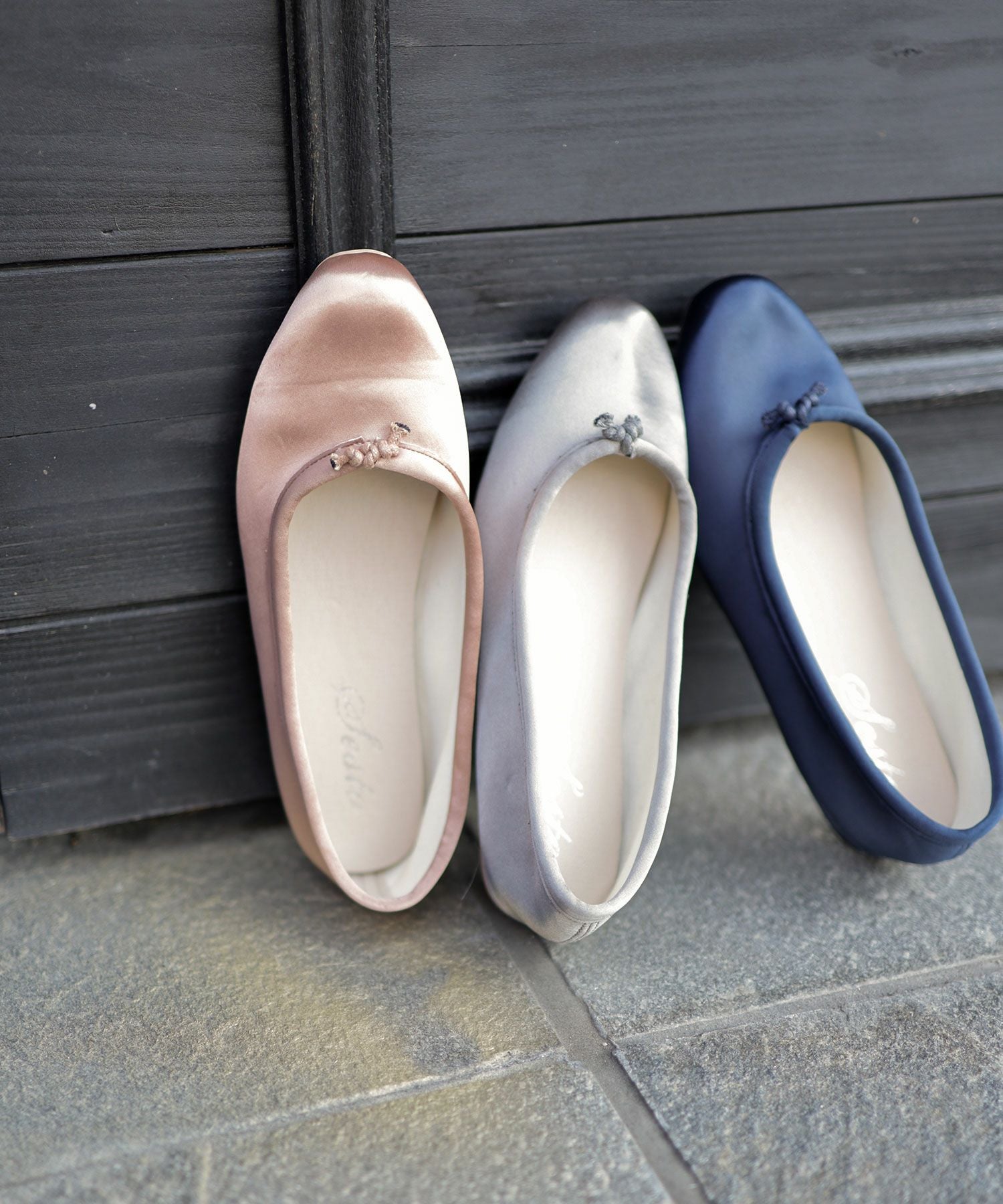 柔らかフィットサテンバレエシューズ ▲返品不可