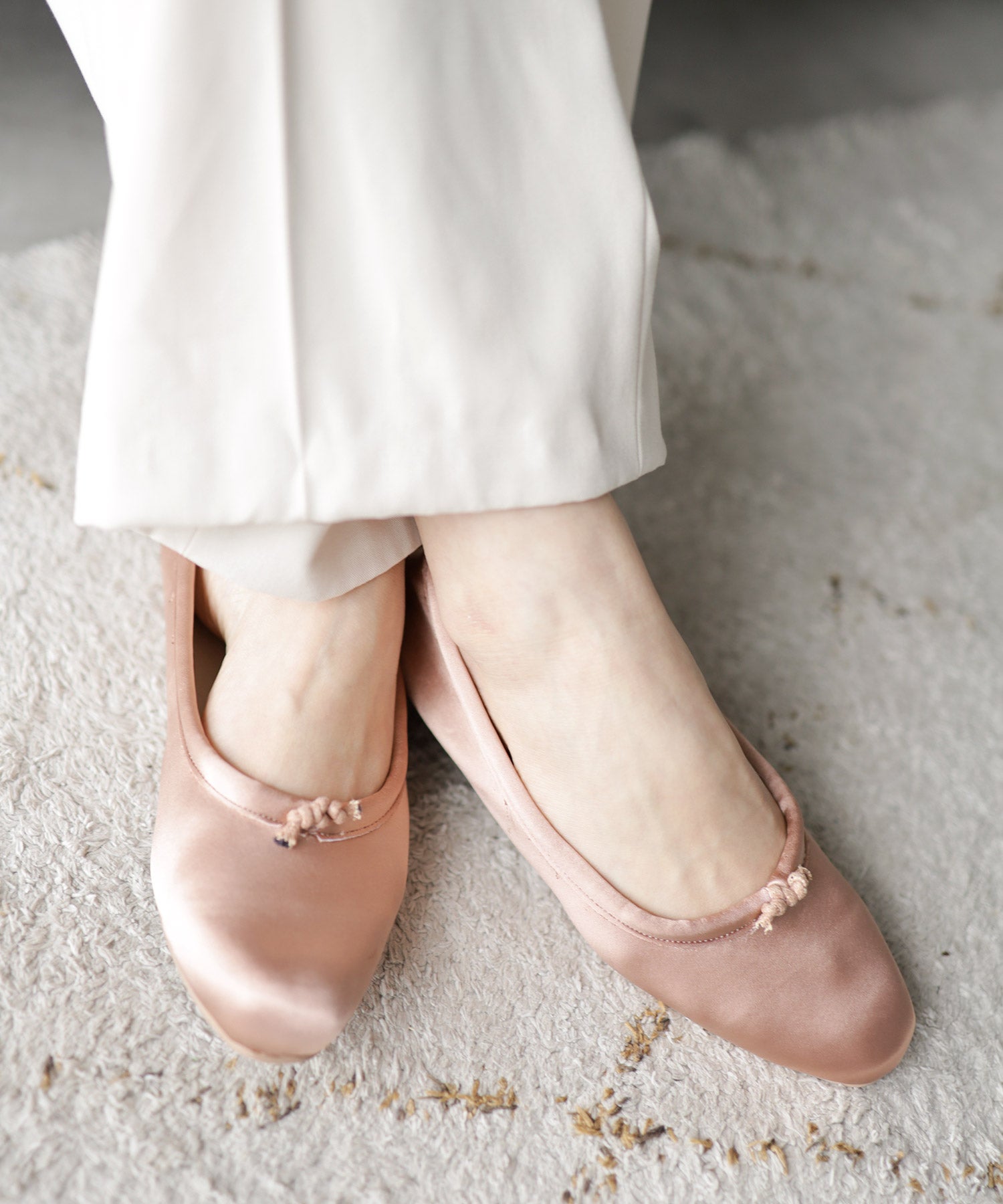 柔らかフィットサテンバレエシューズ ▲返品不可