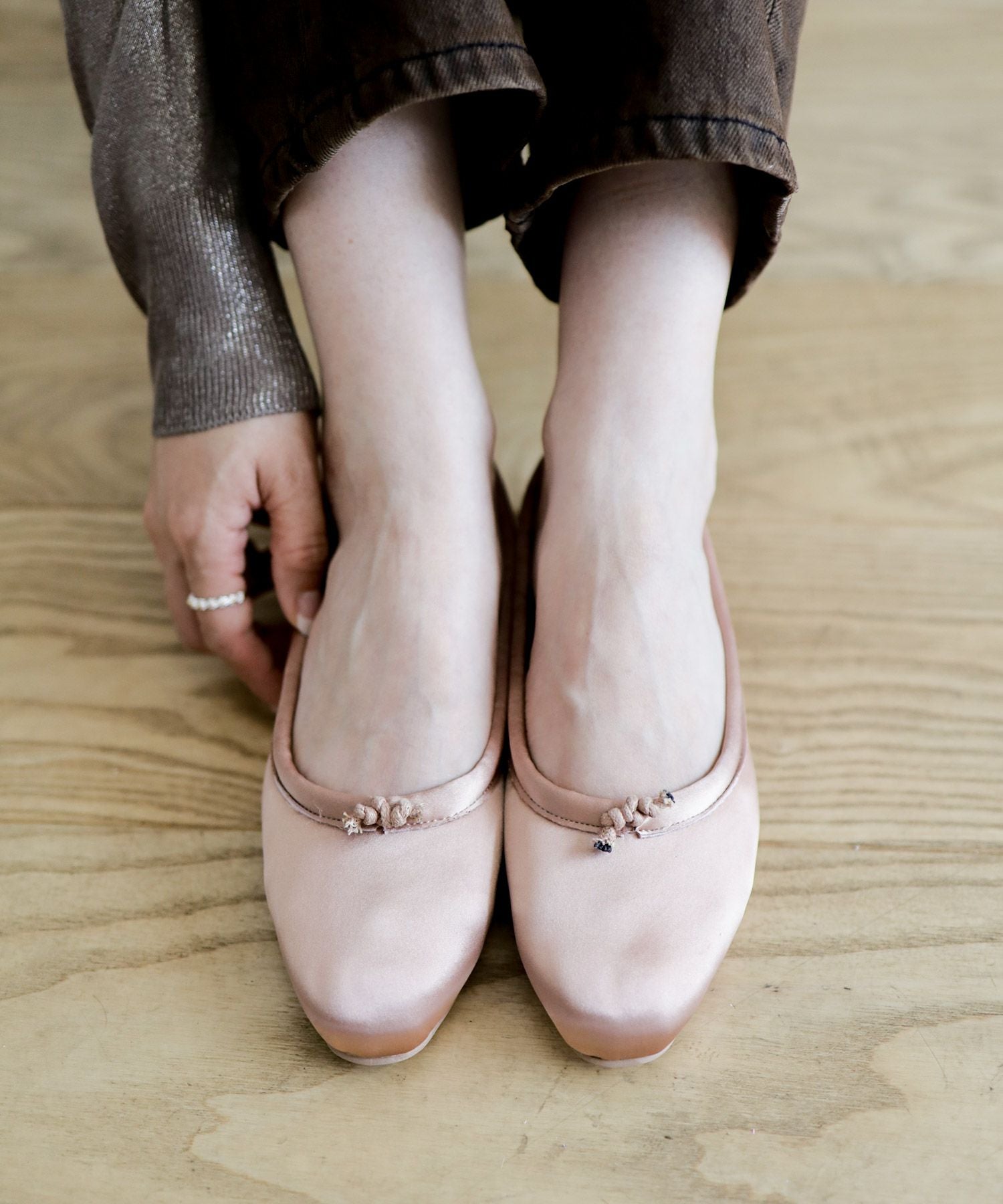 柔らかフィットサテンバレエシューズ ▲返品不可