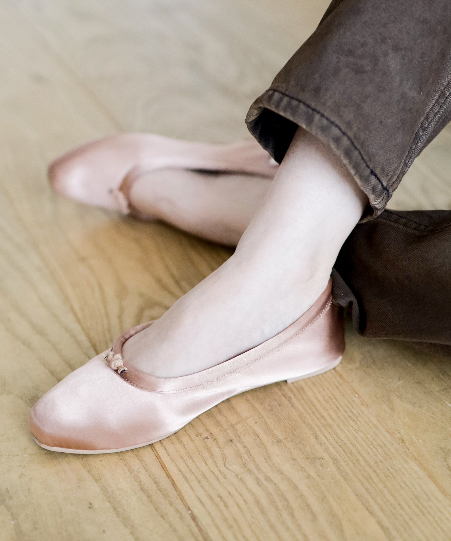 柔らかフィットサテンバレエシューズ ▲返品不可