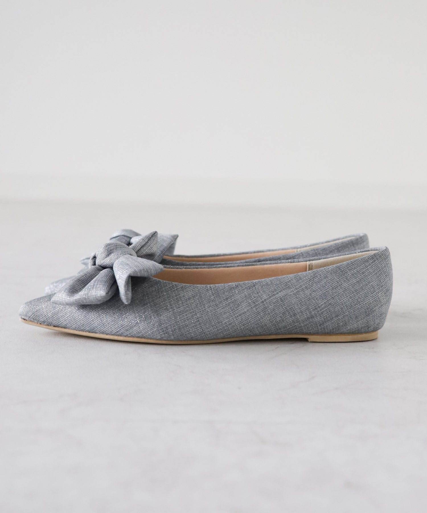 ポインテッドトゥリボンフラットパンプス