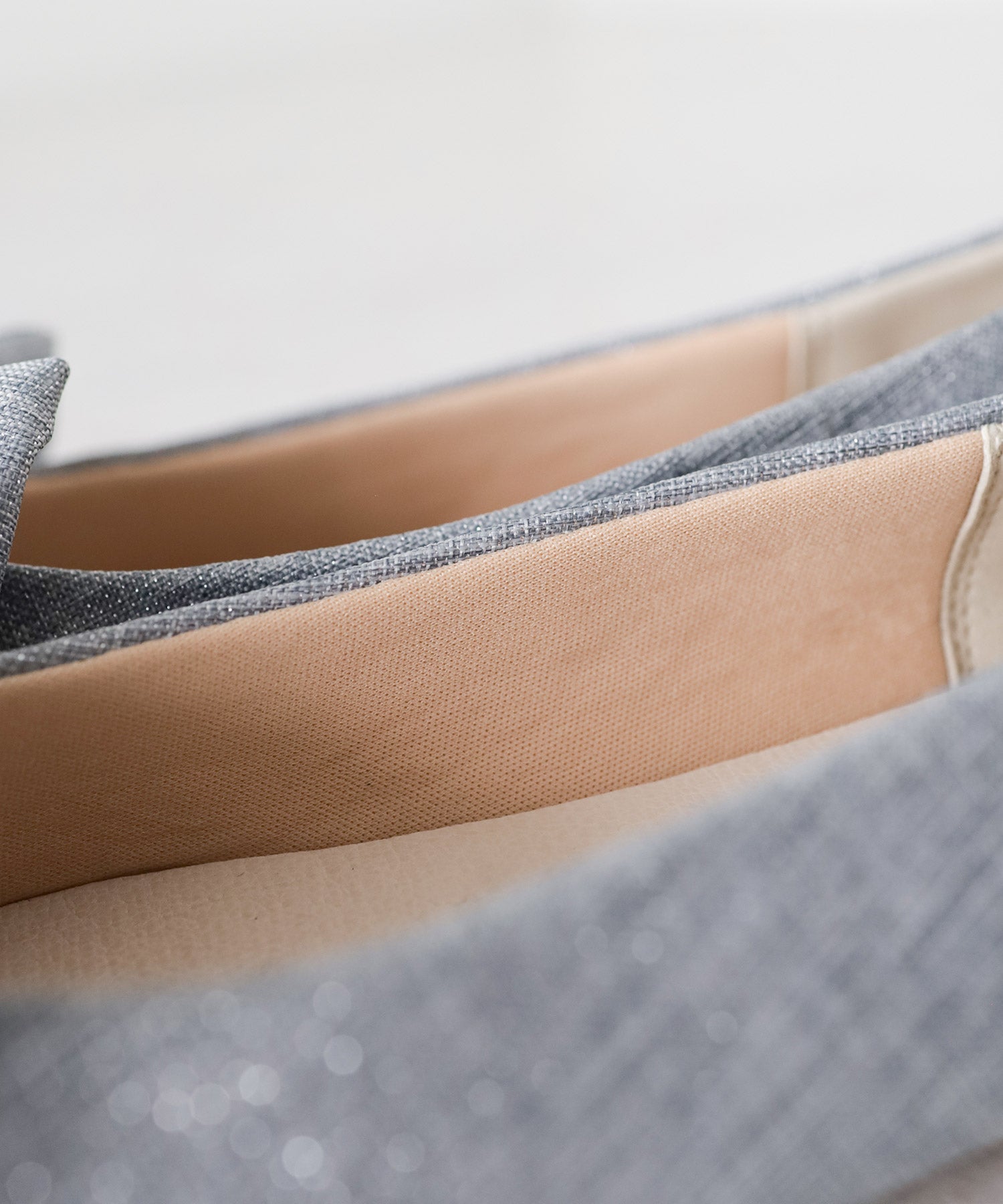 ポインテッドトゥリボンフラットパンプス