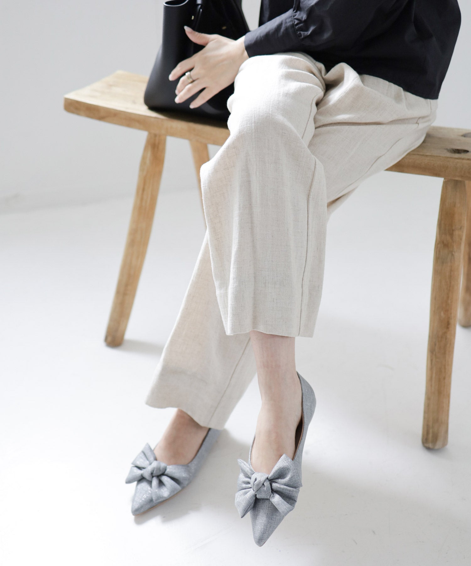 ポインテッドトゥリボンフラットパンプス