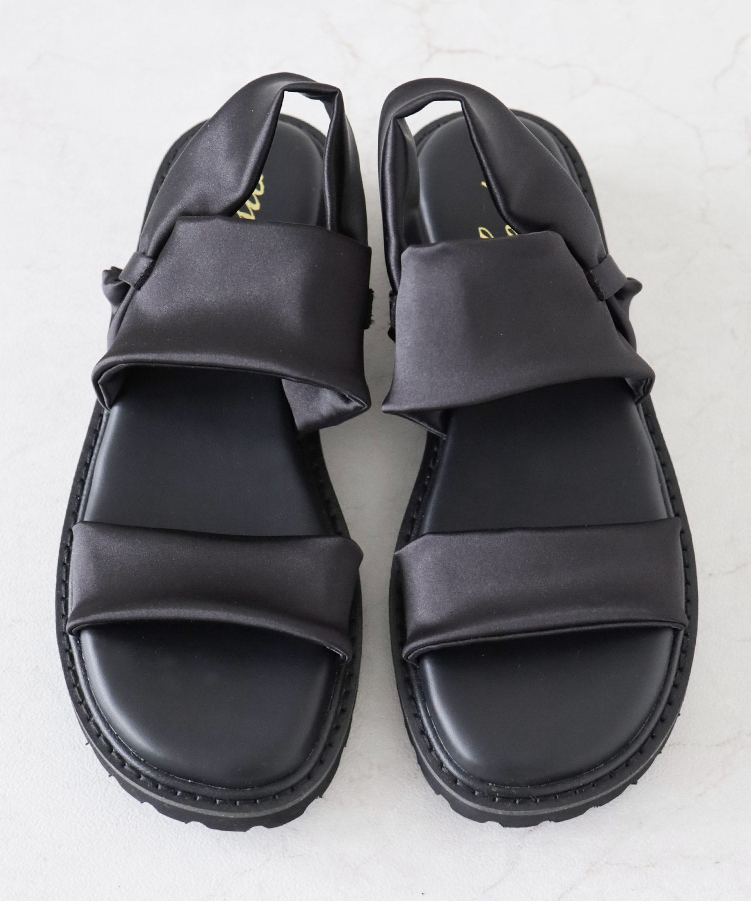 ストレッチサテン軽量厚底サンダル 一部3月下旬入荷予約商品