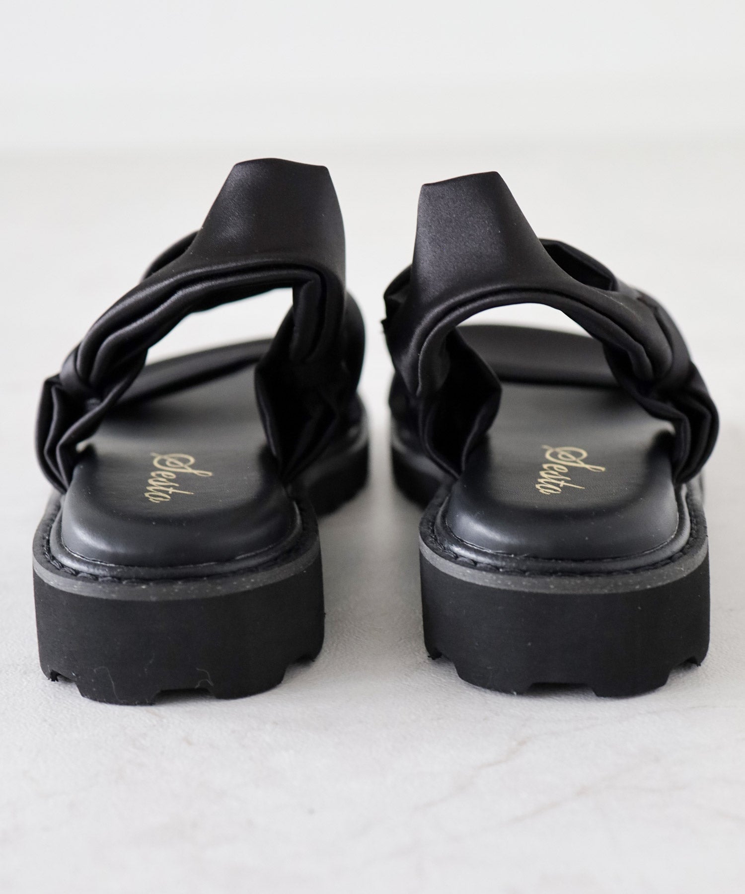 ストレッチサテン軽量厚底サンダル 一部3月下旬入荷予約商品