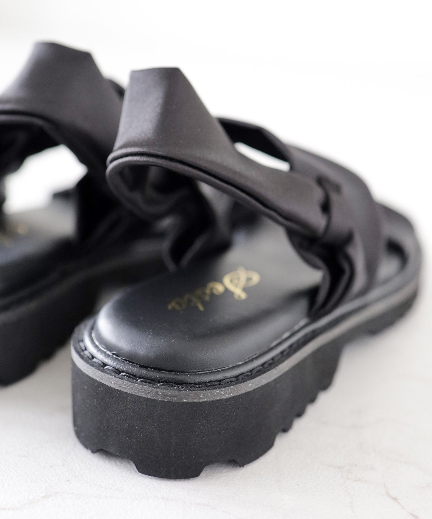 ストレッチサテン軽量厚底サンダル 一部3月下旬入荷予約商品