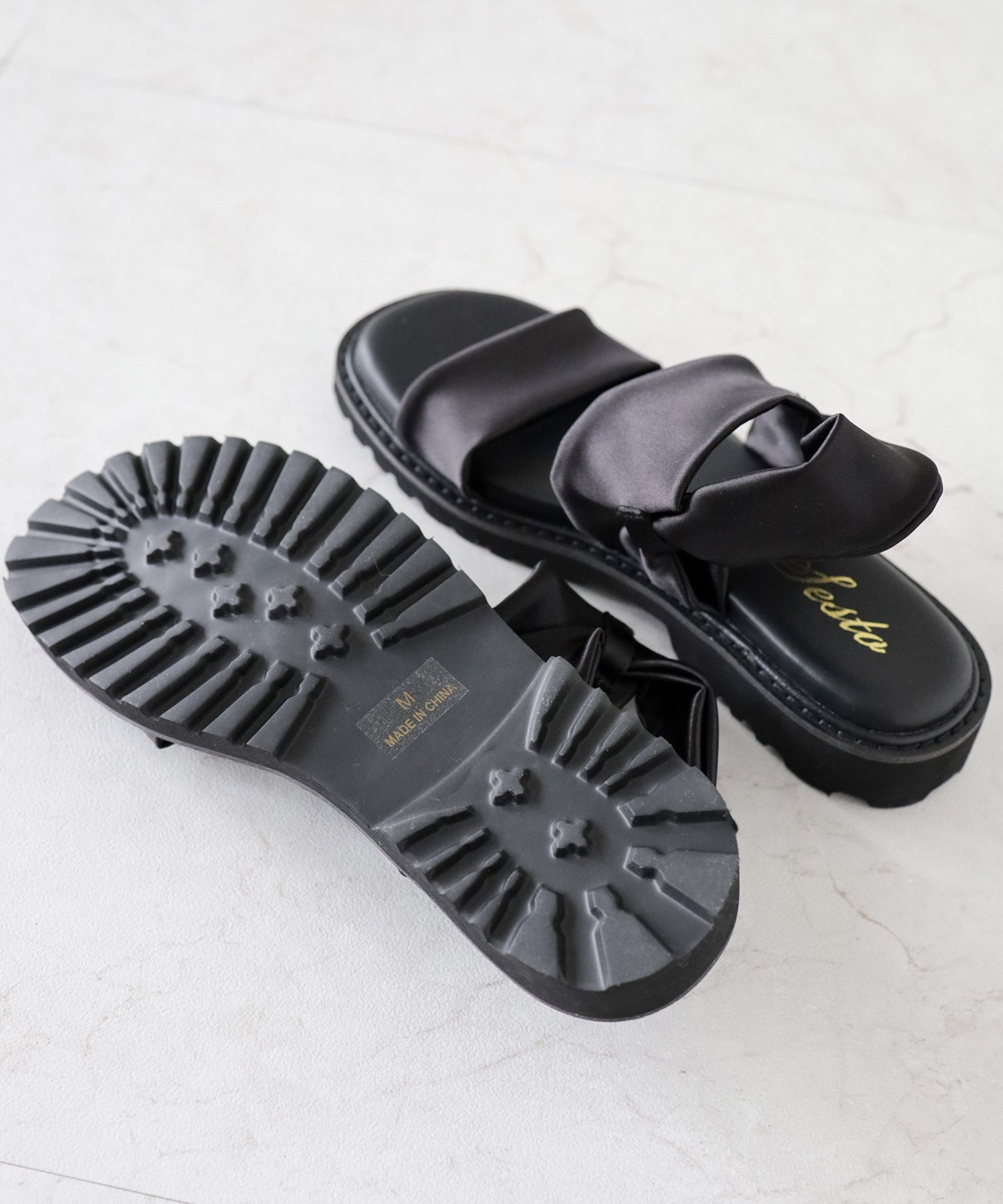 ストレッチサテン軽量厚底サンダル 一部3月下旬入荷予約商品