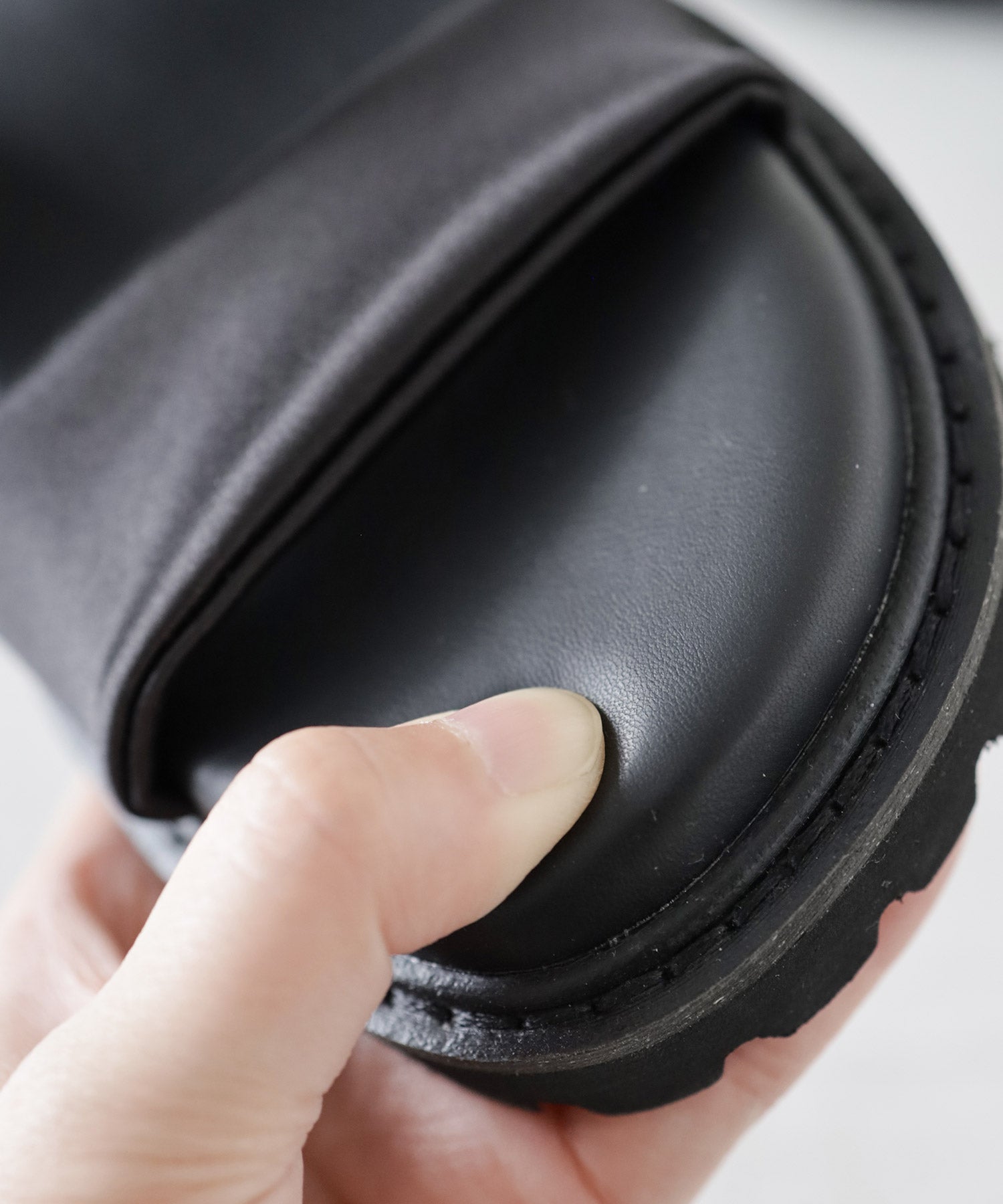 ストレッチサテン軽量厚底サンダル 一部3月下旬入荷予約商品