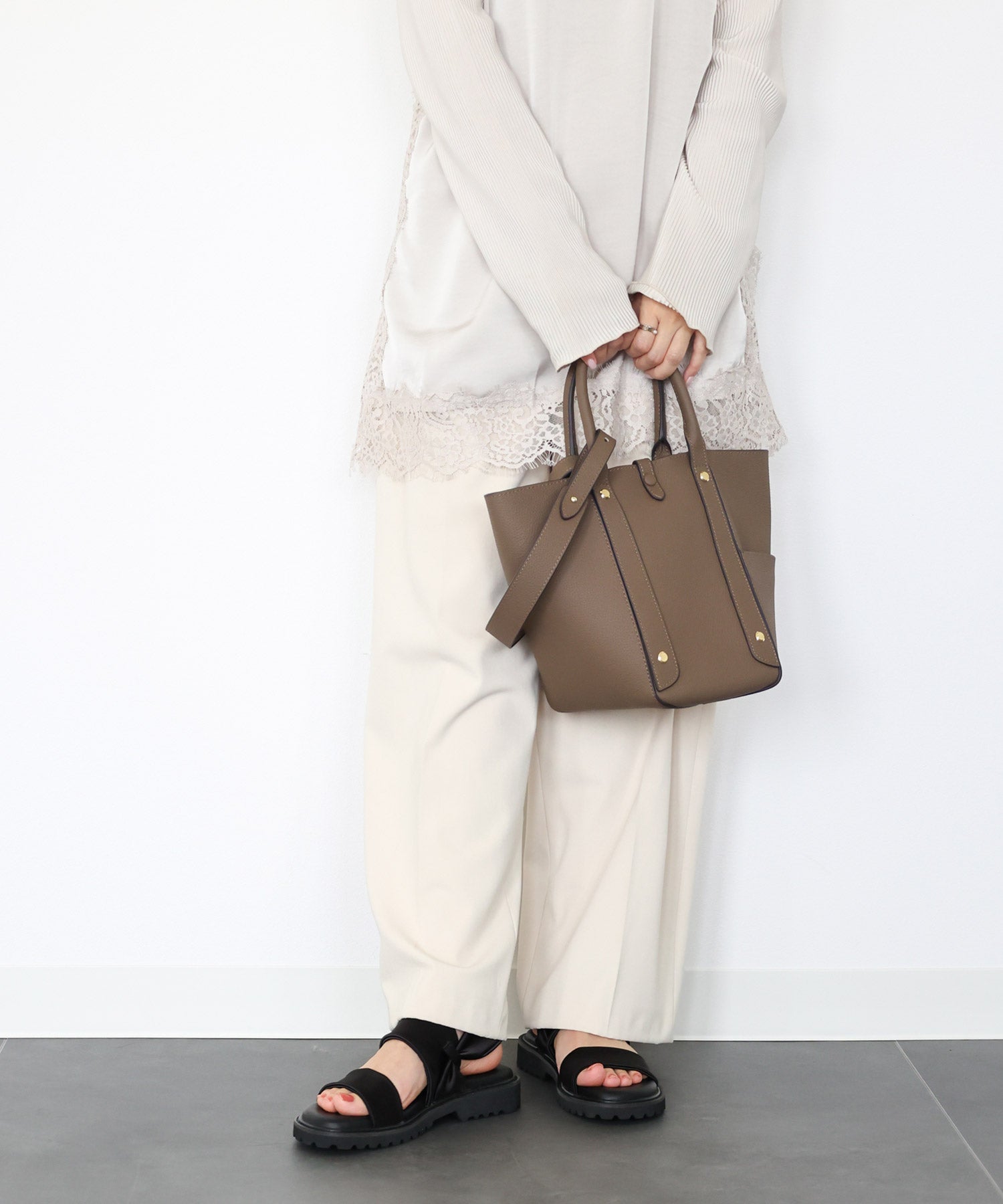 ストレッチサテン軽量厚底サンダル 一部3月下旬入荷予約商品