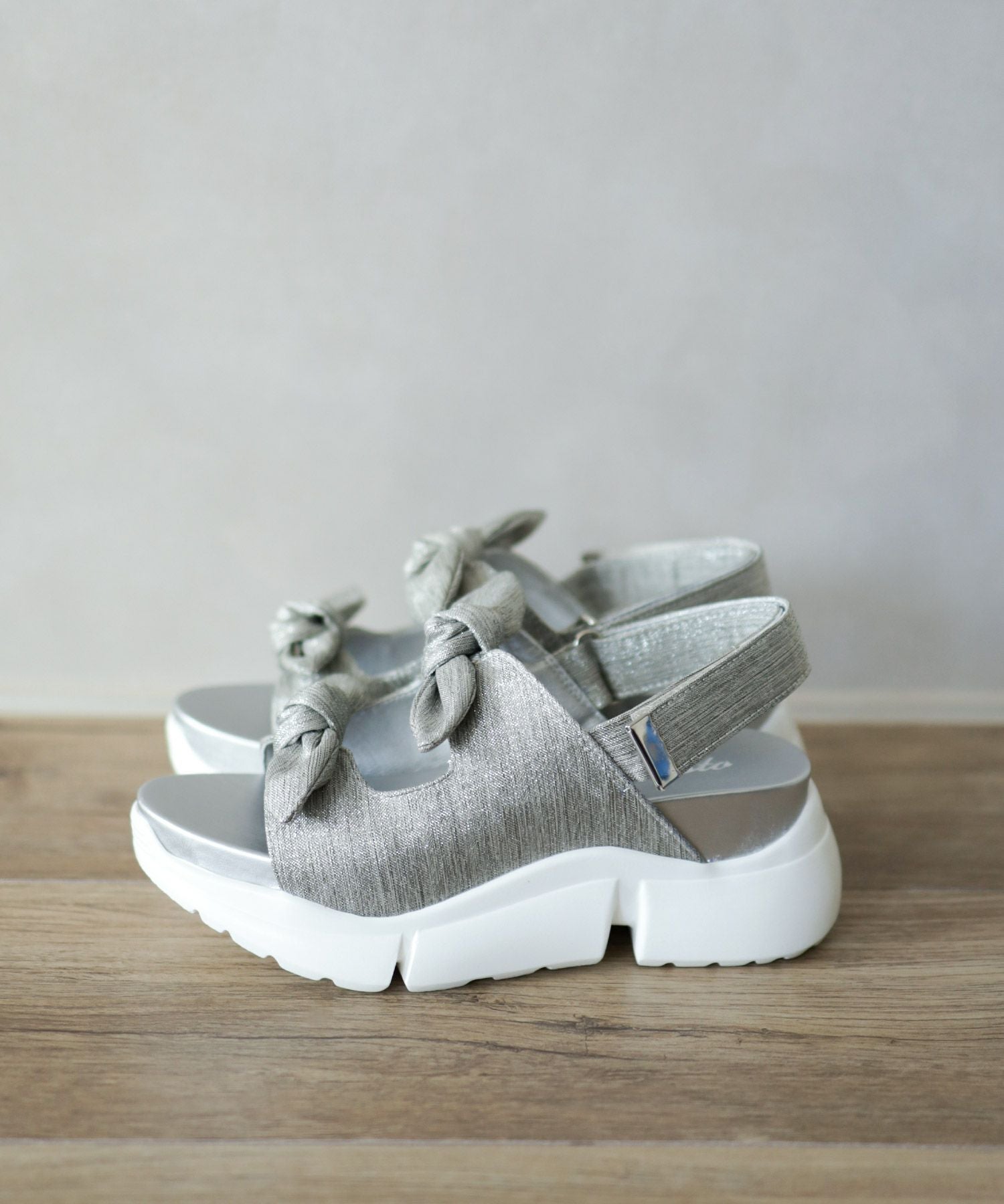 ダブルリボン軽量スポーティソールサンダル▲返品不可