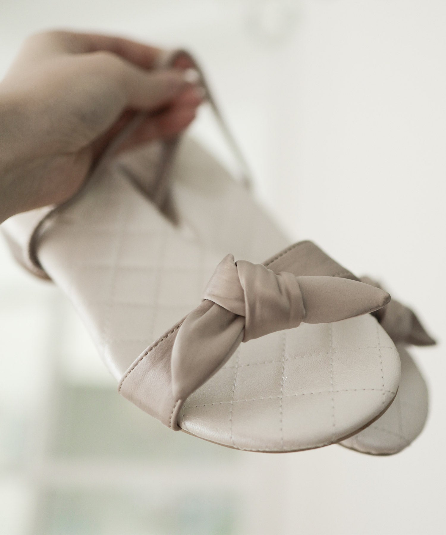 サテンリボンローヒールサンダル▲返品不可