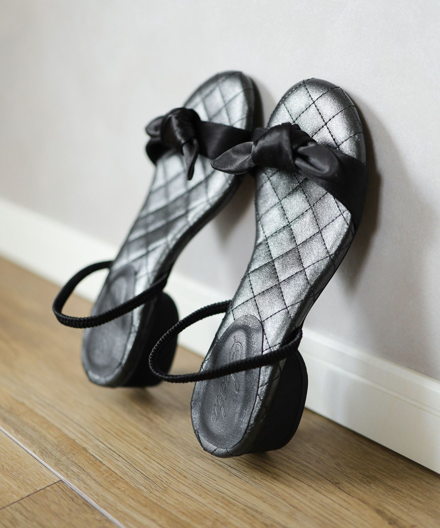 サテンリボンローヒールサンダル▲返品不可