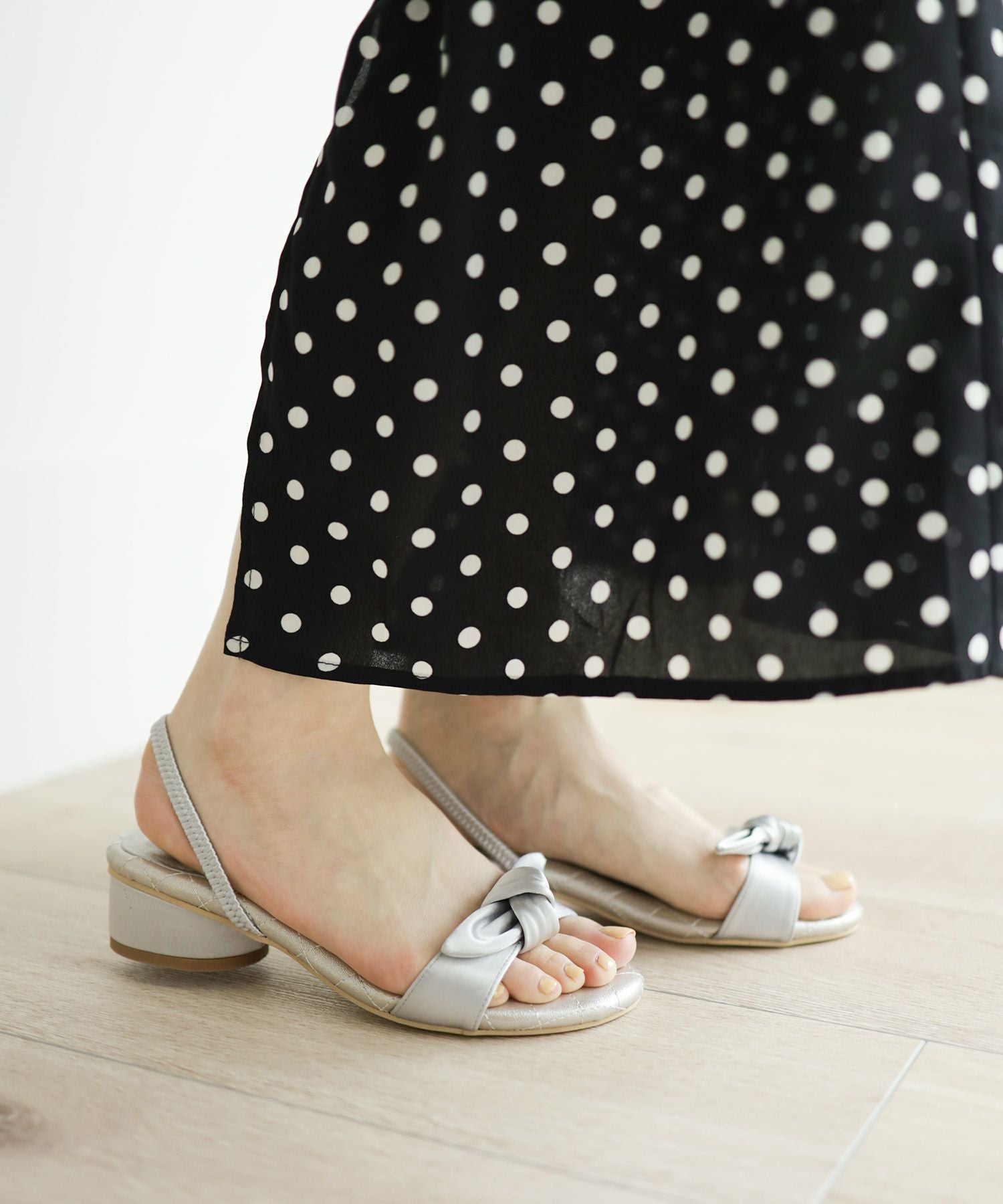 サテンリボンローヒールサンダル▲返品不可