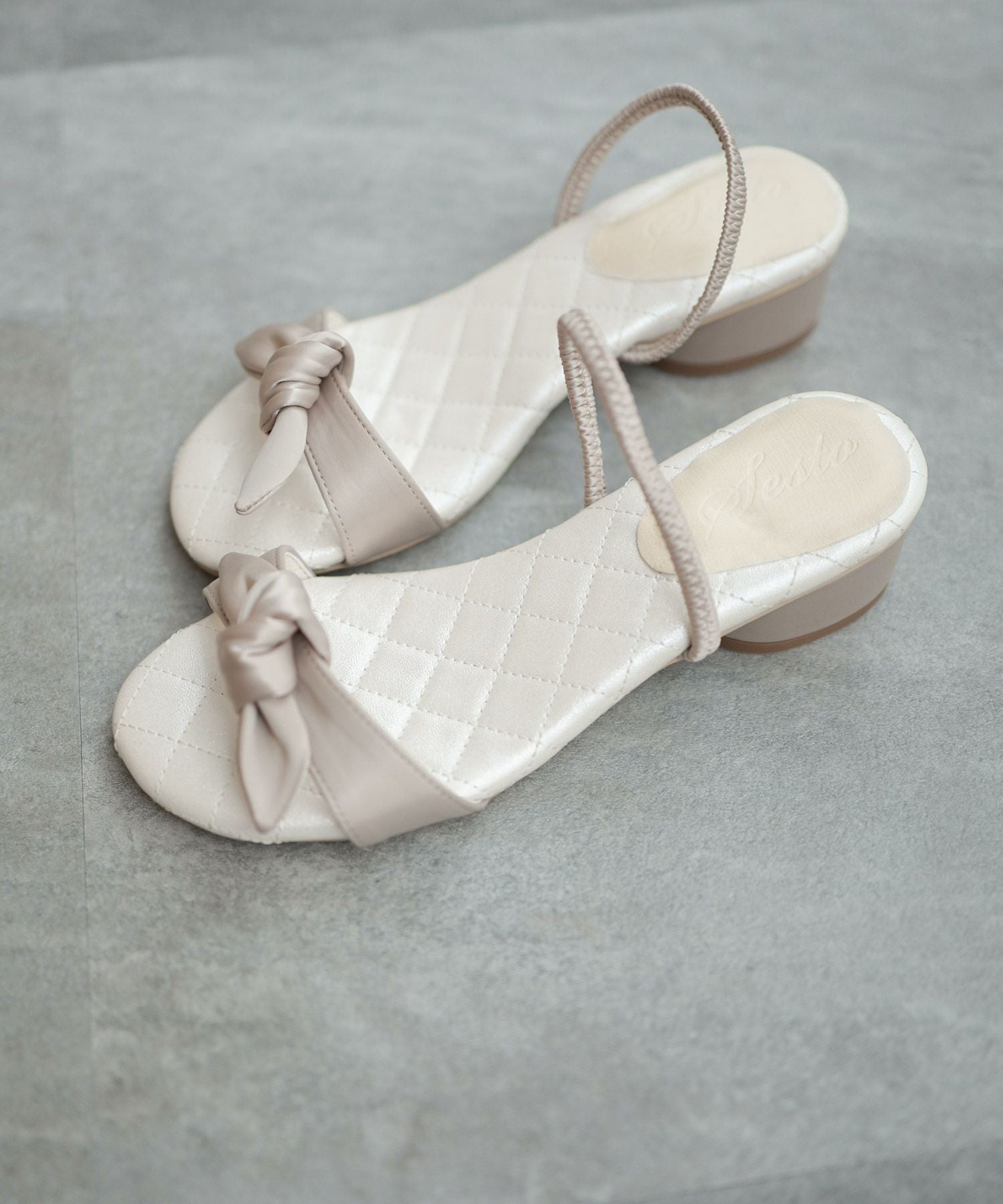 サテンリボンローヒールサンダル▲返品不可