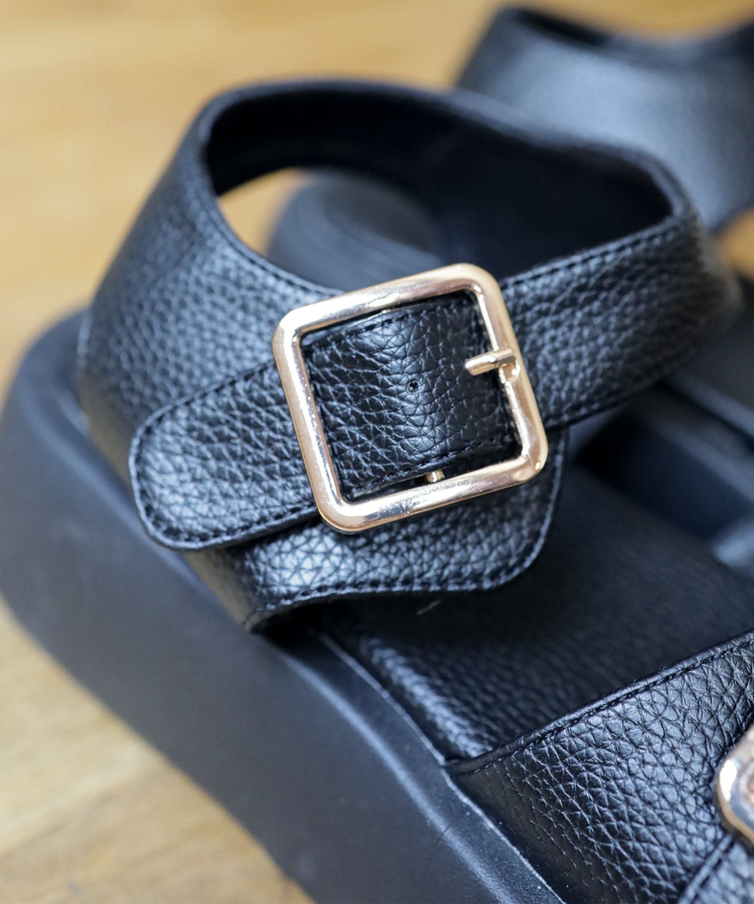 ダブルベルト厚底サンダル | SESTO(セスト)|レディースシューズ公式通販