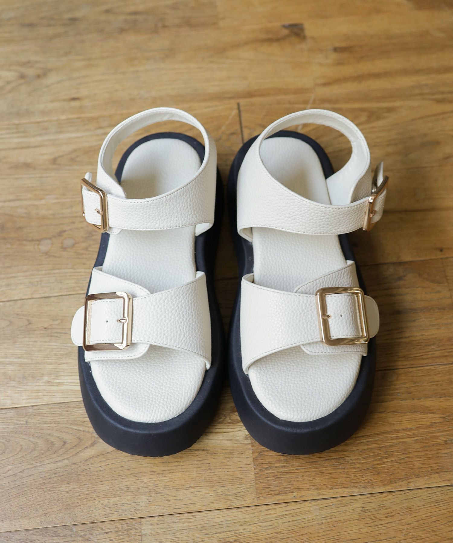 ダブルベルト厚底サンダル