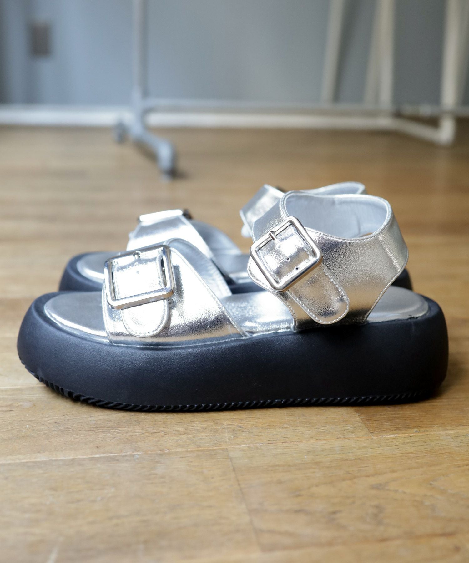 ダブルベルト厚底サンダル