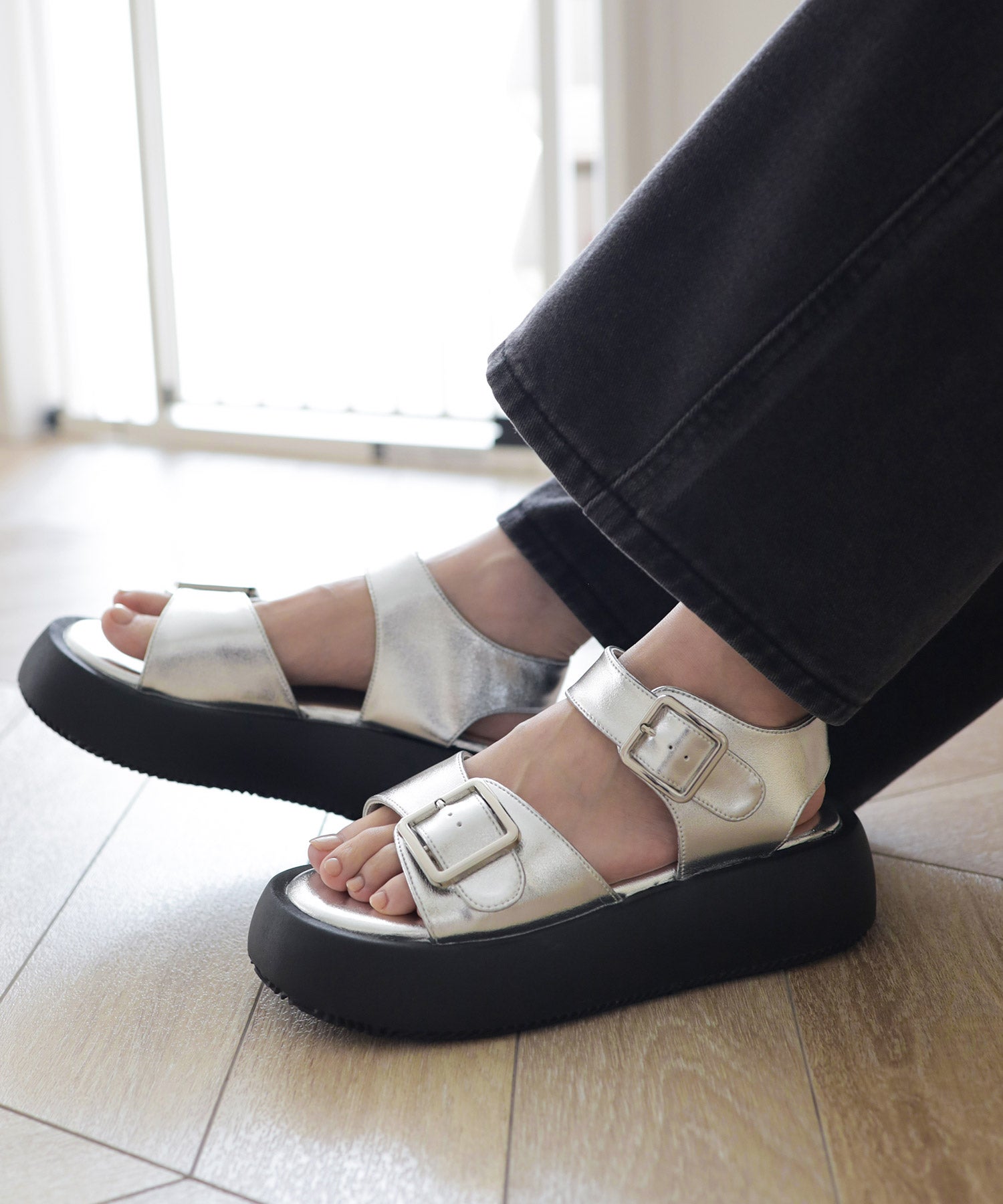 ダブルベルト厚底サンダル