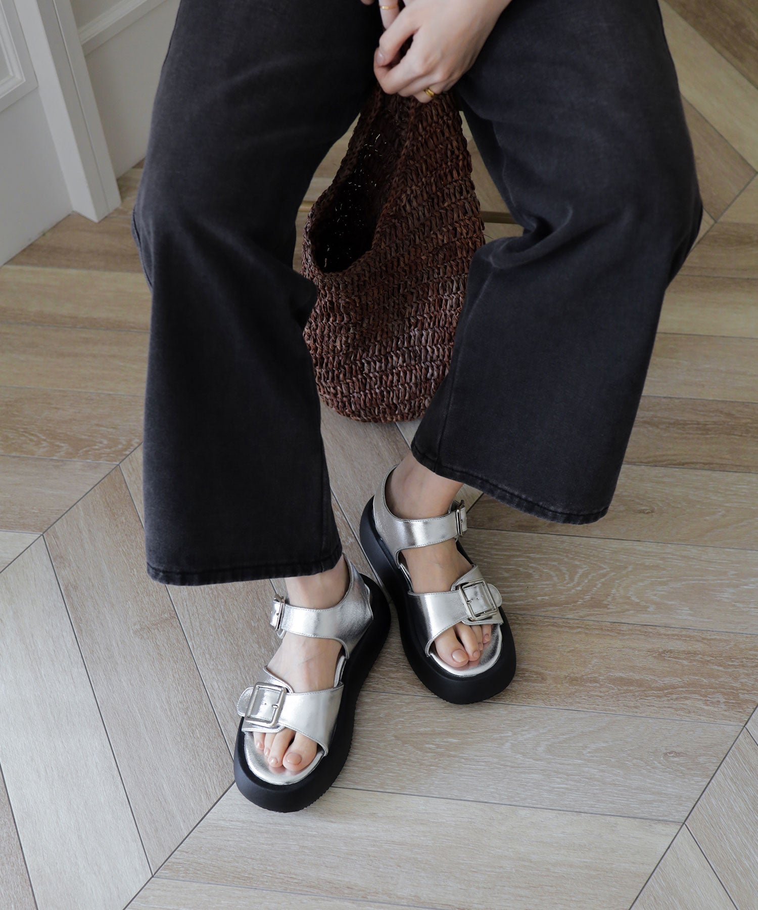 ダブルベルト厚底サンダル