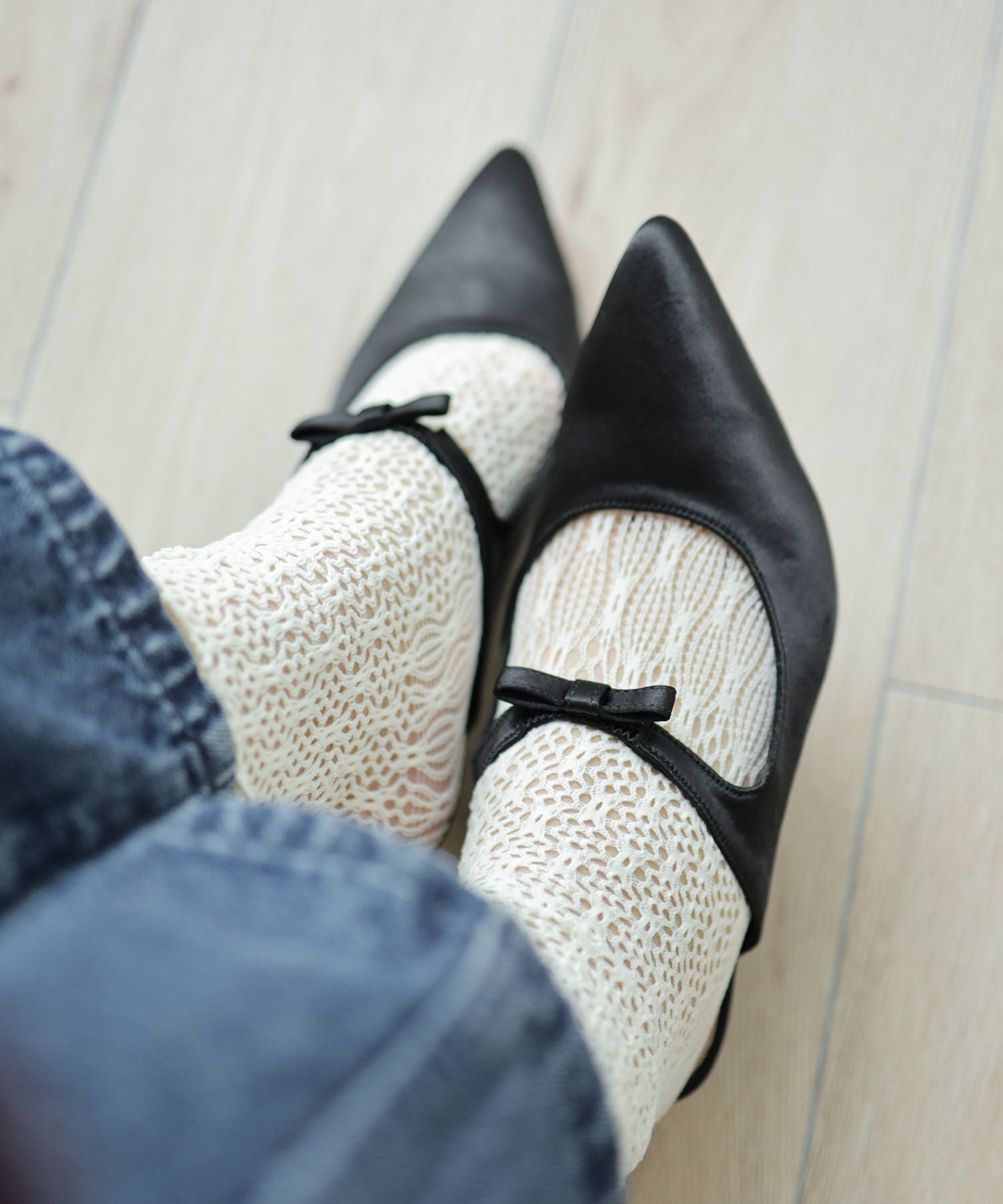 サテンリボンポインテッドトゥミュールサンダル