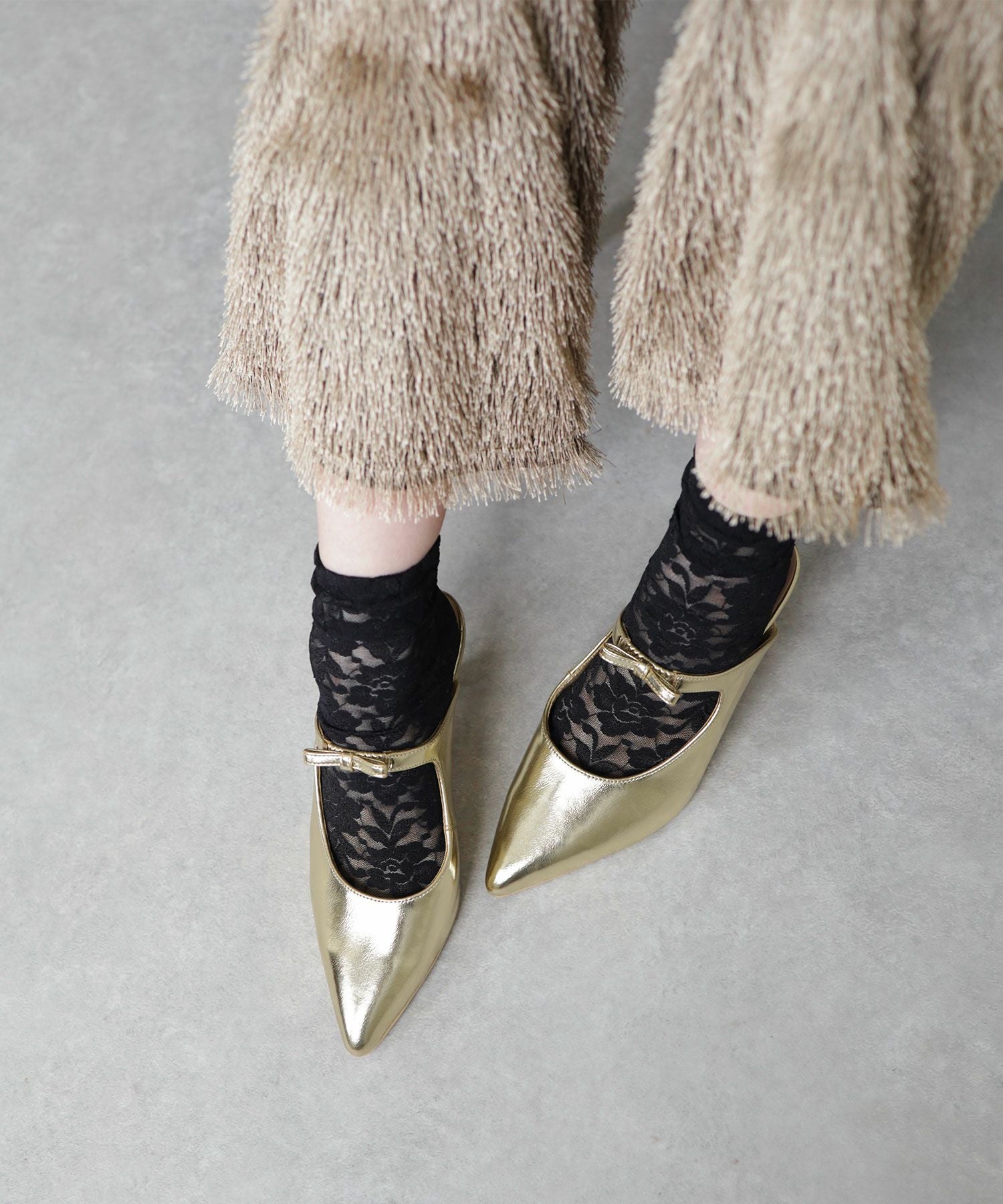 サテンリボンポインテッドトゥミュールサンダル