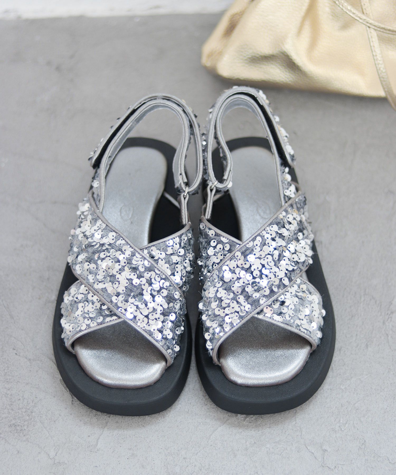 スパンコールクロスベルト軽量厚底サンダル▲返品不可