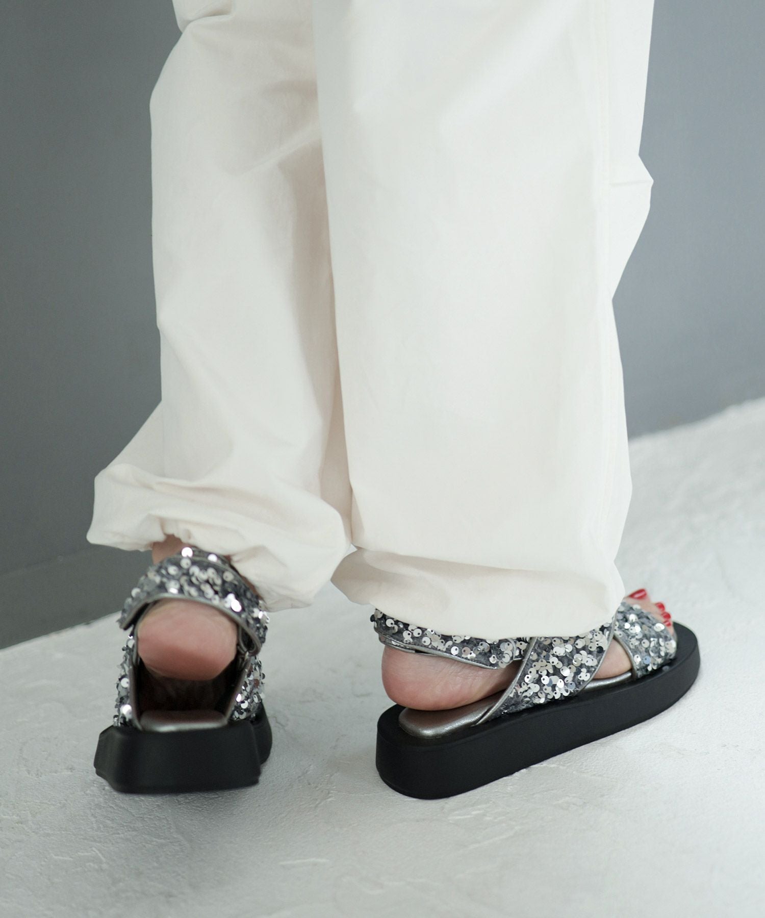 スパンコールクロスベルト軽量厚底サンダル▲返品不可