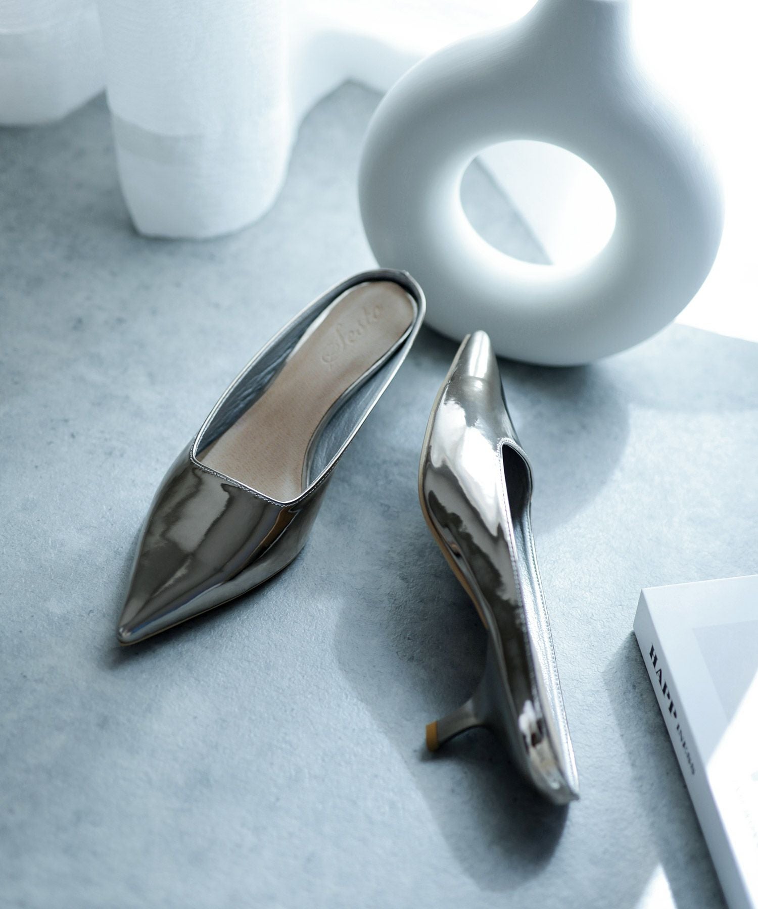 カーブヒールポインテッドトゥミュールサンダル▲返品不可