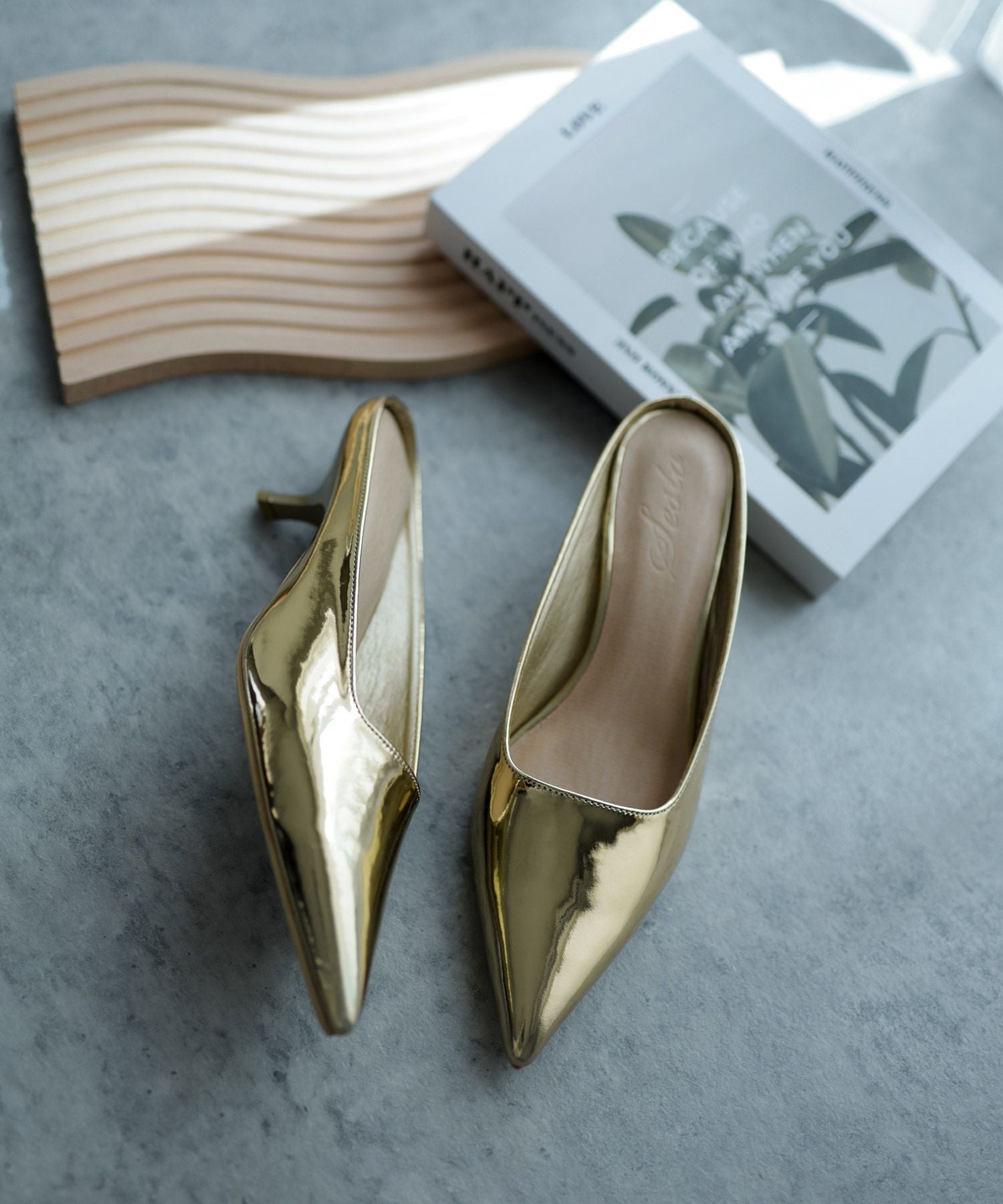 カーブヒールポインテッドトゥミュールサンダル▲返品不可