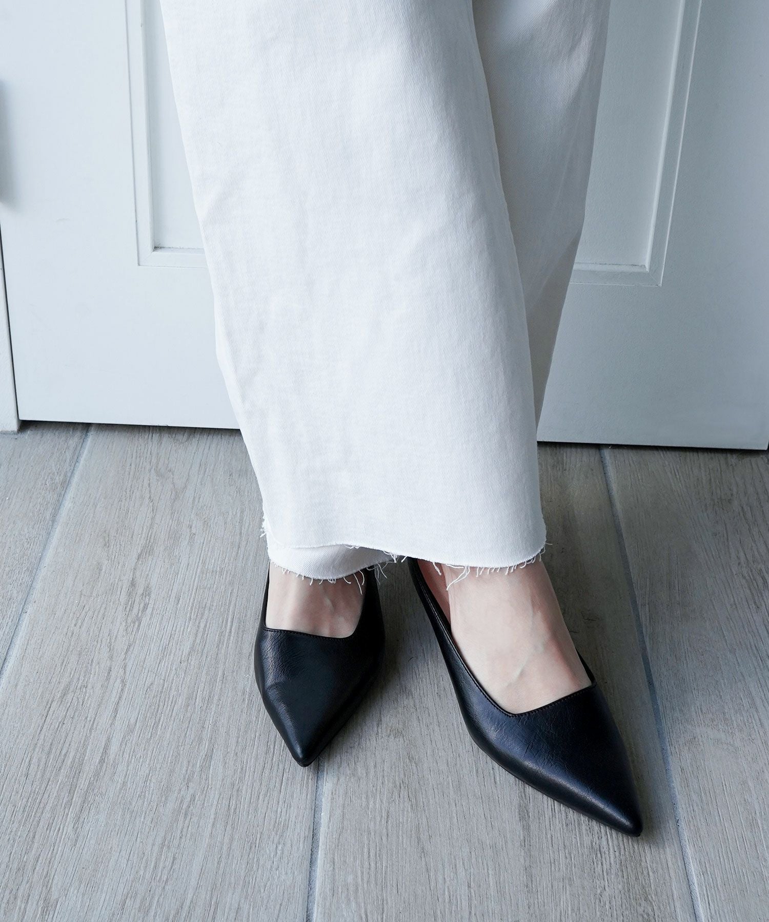 カーブヒールポインテッドトゥミュールサンダル▲返品不可