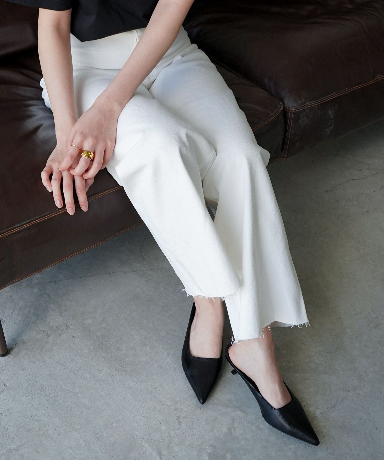 カーブヒールポインテッドトゥミュールサンダル▲返品不可