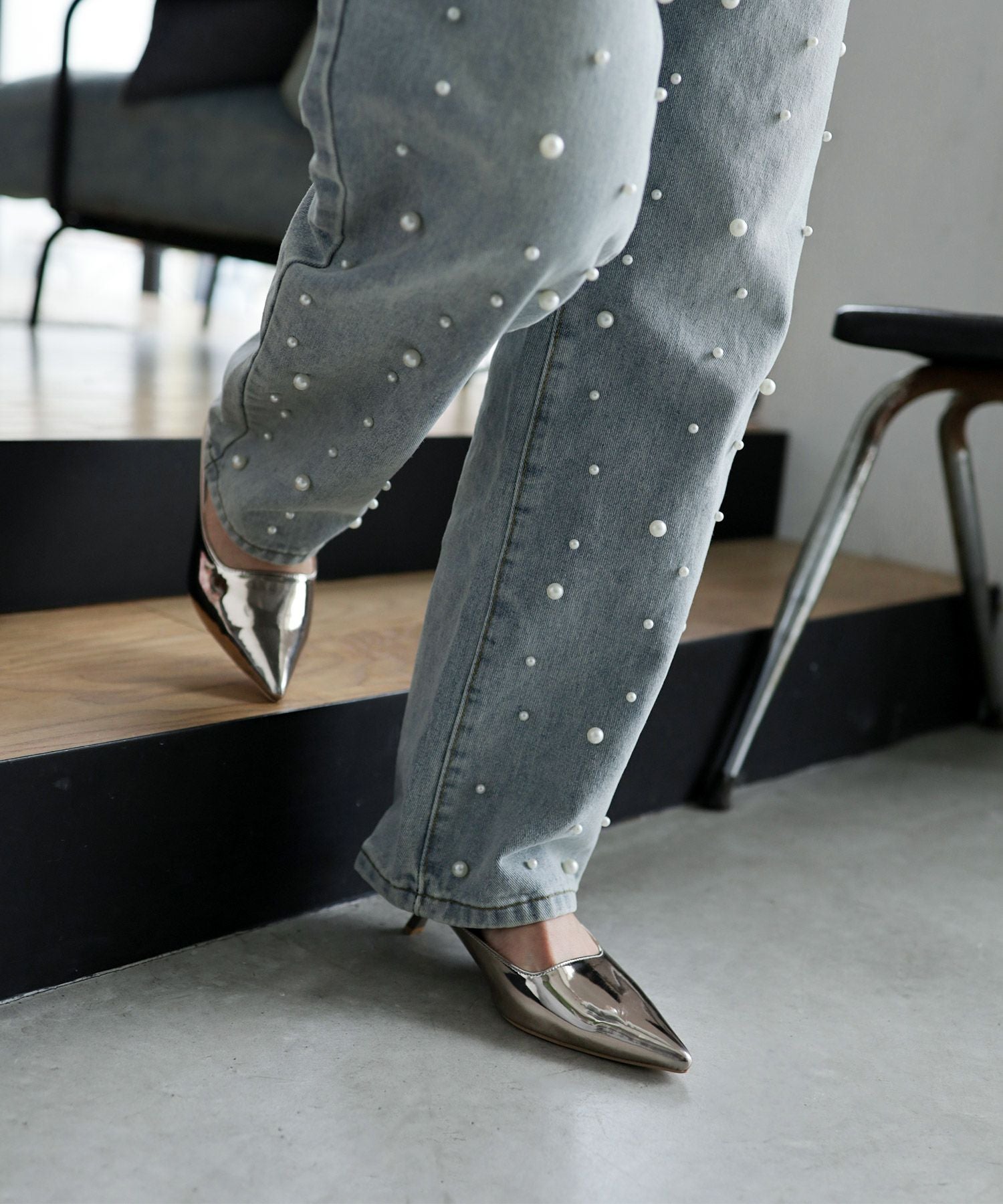 カーブヒールポインテッドトゥミュールサンダル▲返品不可