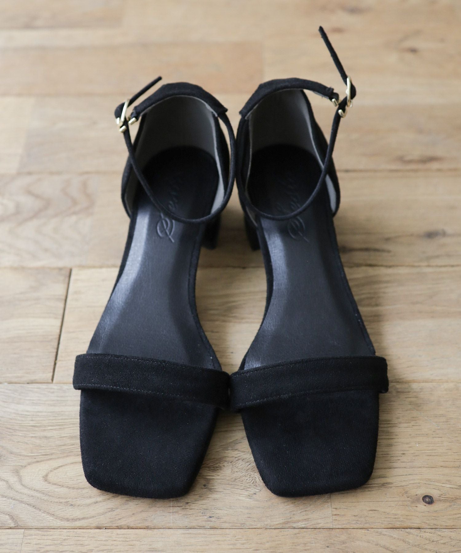 ミドルヒールバーストラップサンダル 一部4月上旬入荷予定