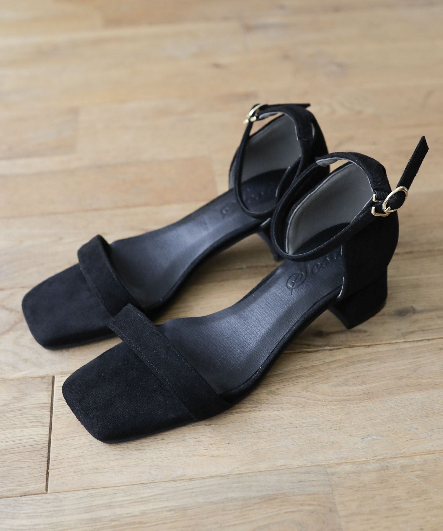 ミドルヒールバーストラップサンダル 一部4月上旬入荷予定