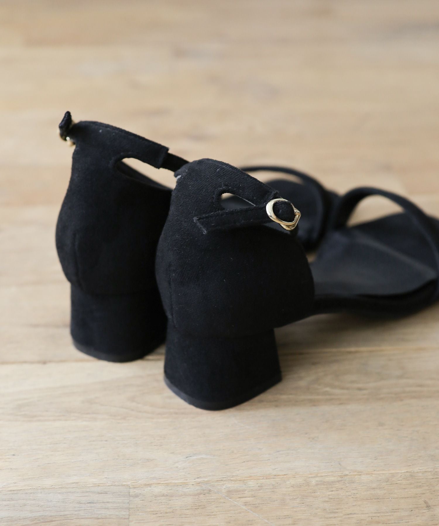 ミドルヒールバーストラップサンダル 一部4月上旬入荷予定