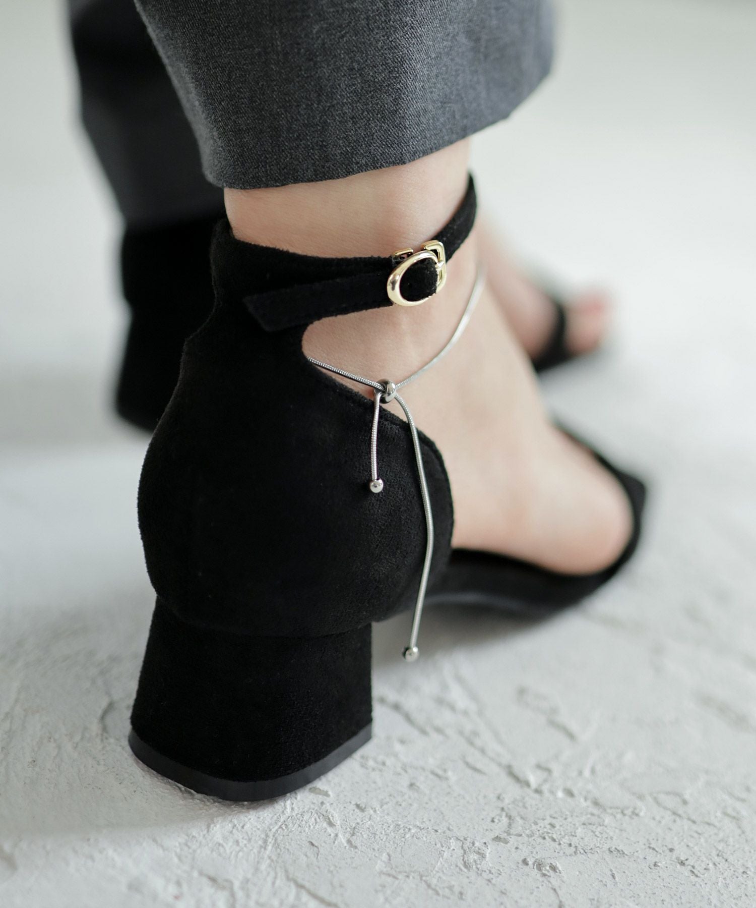 ミドルヒールバーストラップサンダル 一部4月上旬入荷予定