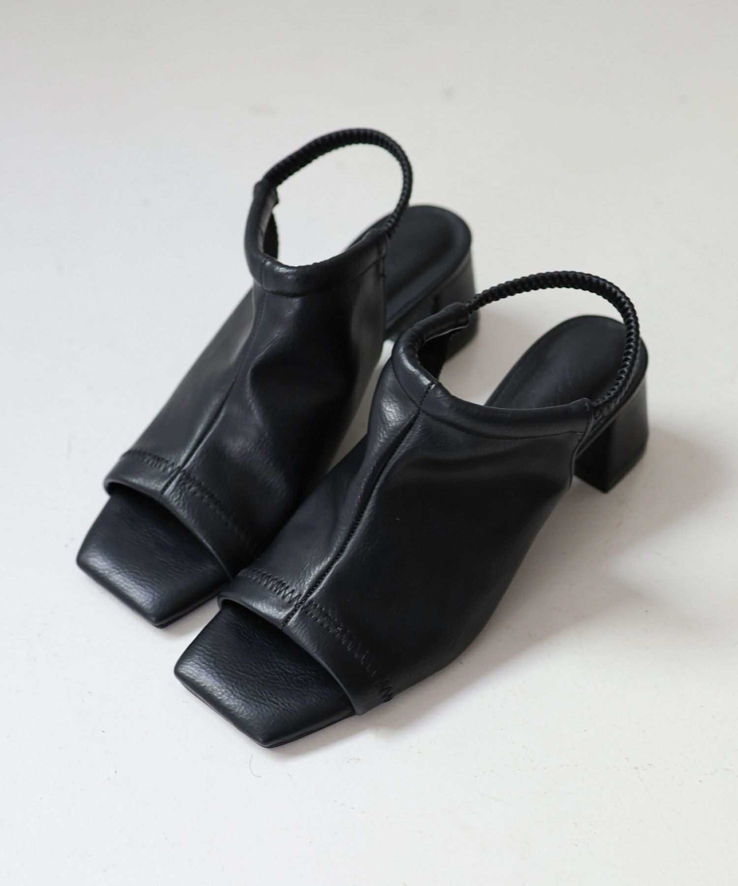 ゴムストラップサボサンダル 一部3月末頃入荷予定