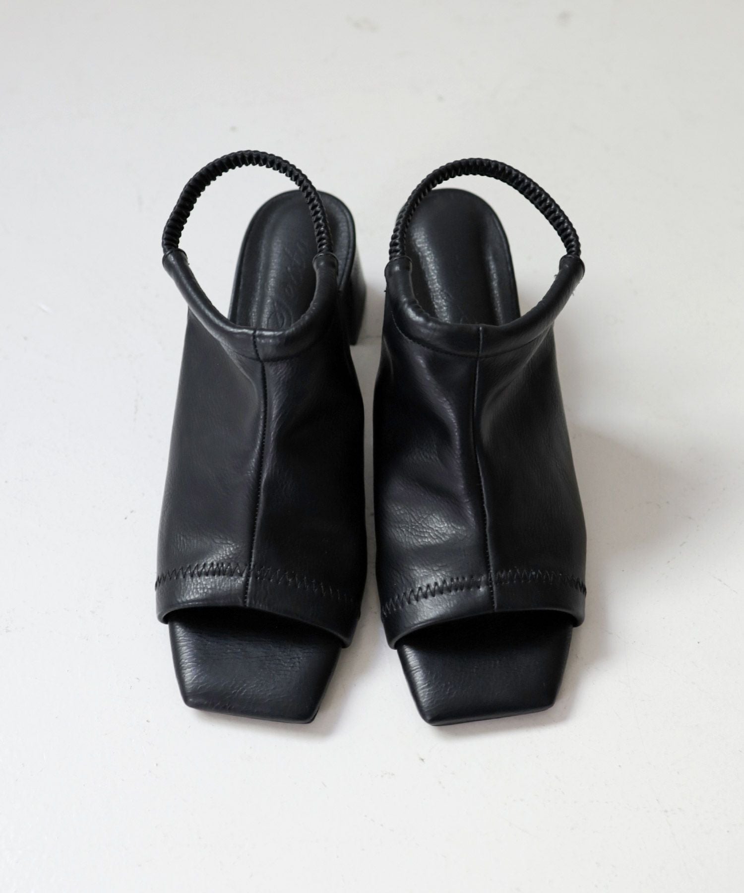 ゴムストラップサボサンダル 一部3月末頃入荷予定