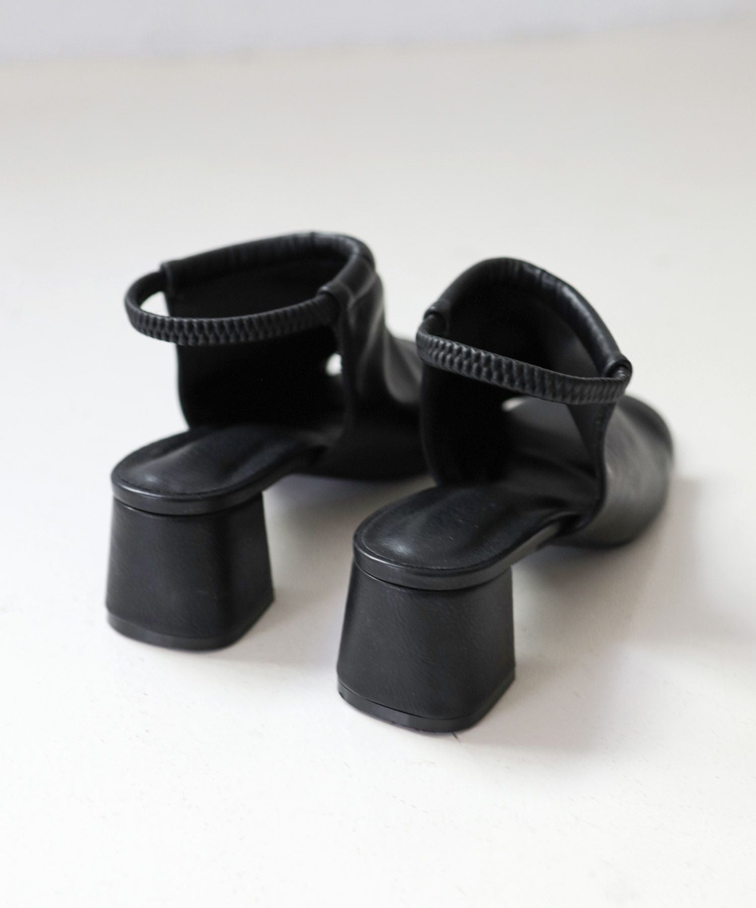 ゴムストラップサボサンダル 一部3月末頃入荷予定 | SESTO(セスト