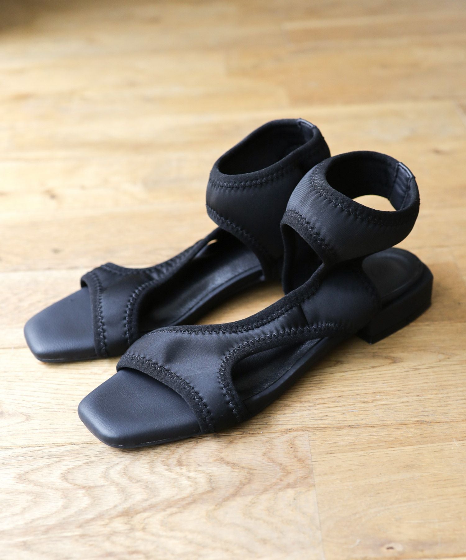 ストレッチフィットサンダル