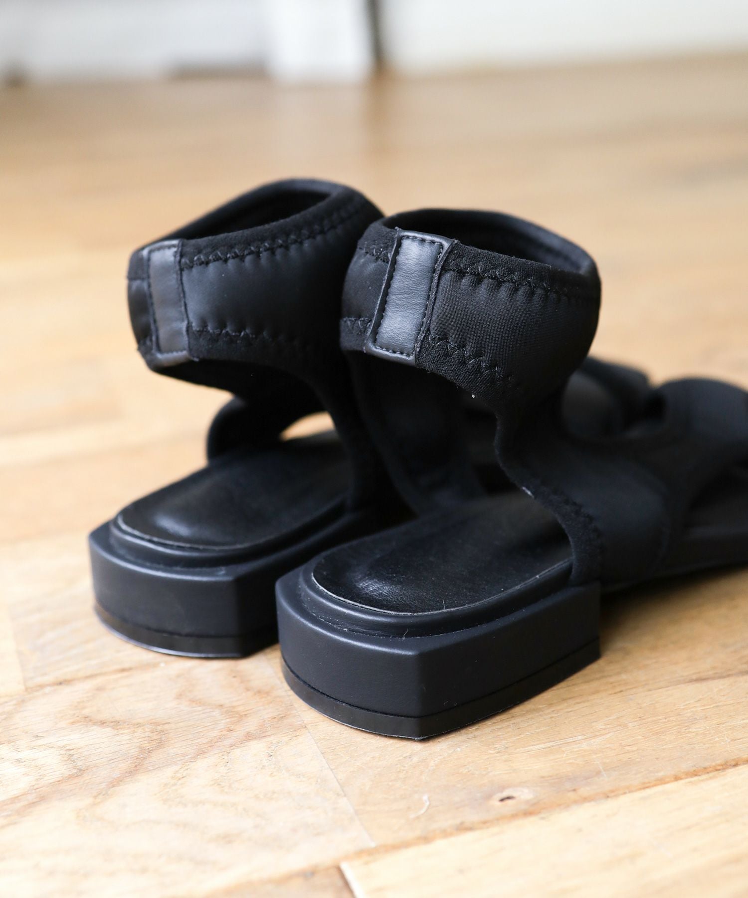 ストレッチフィットサンダル