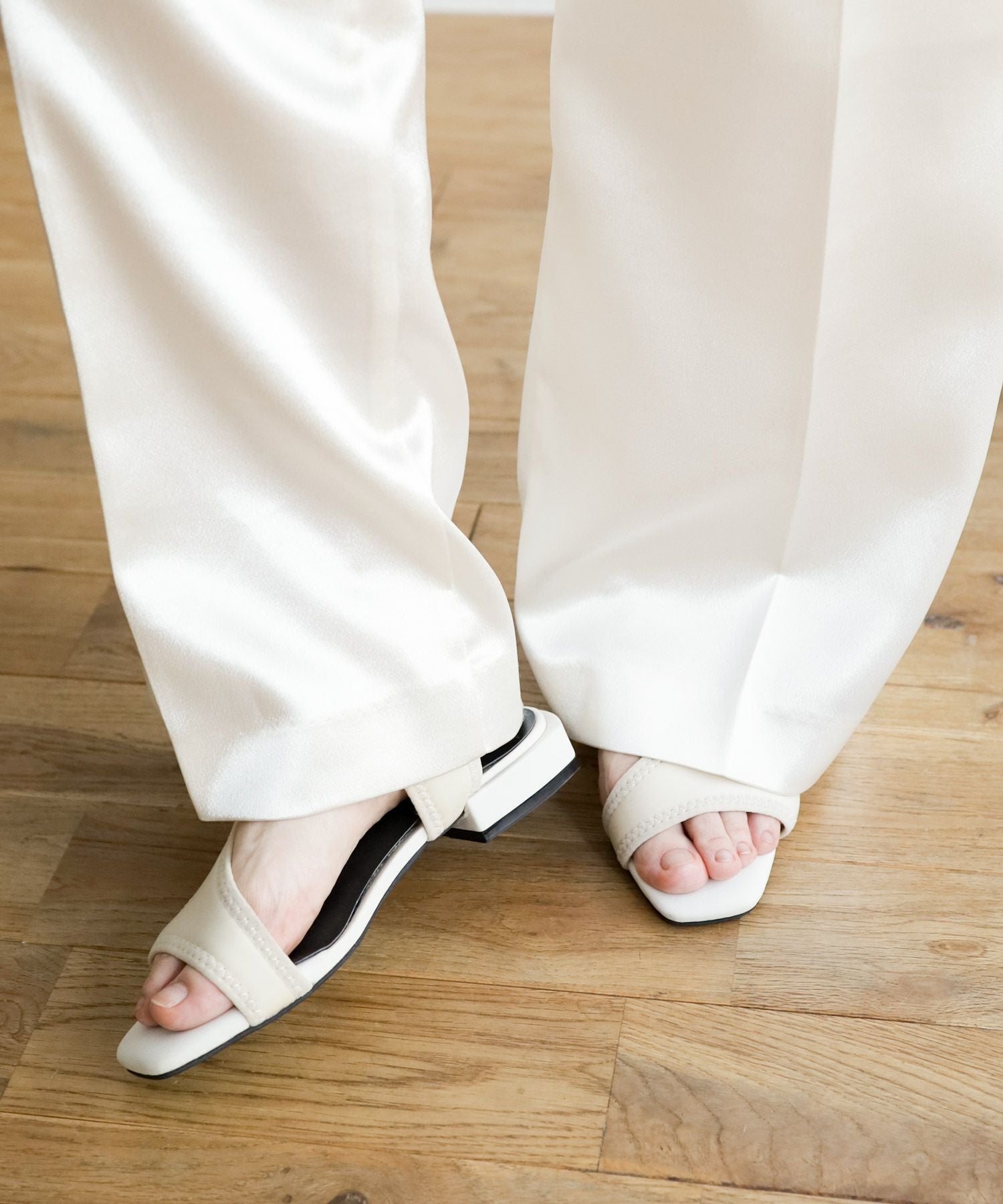 ストレッチフィットサンダル