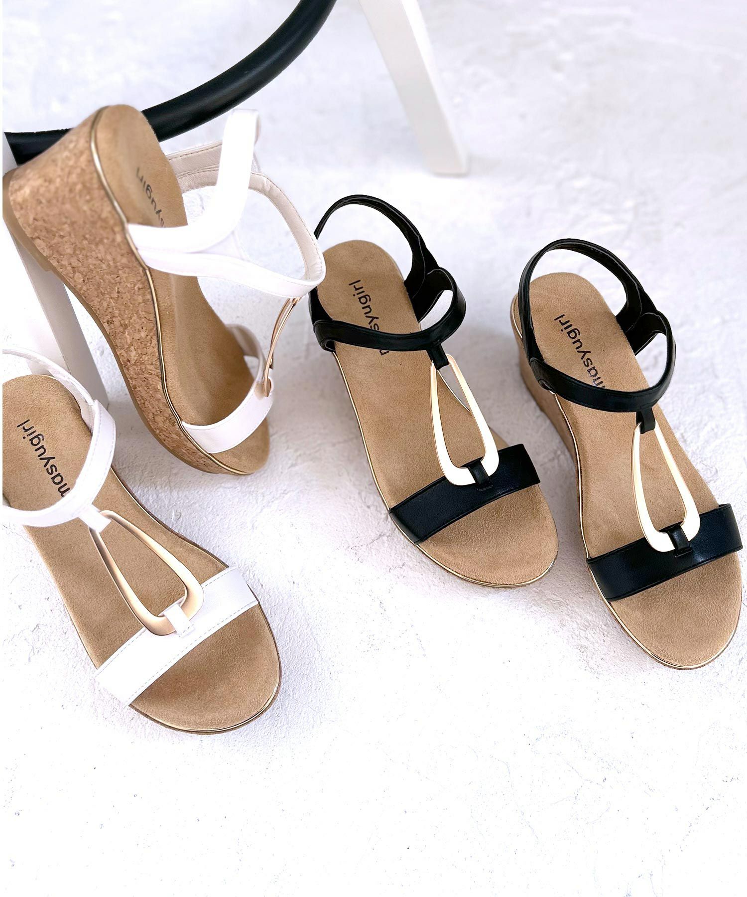 【4E幅広・大きいサイズ】7cmウェッジソール ゴールドバックルサンダル ▲返品不可