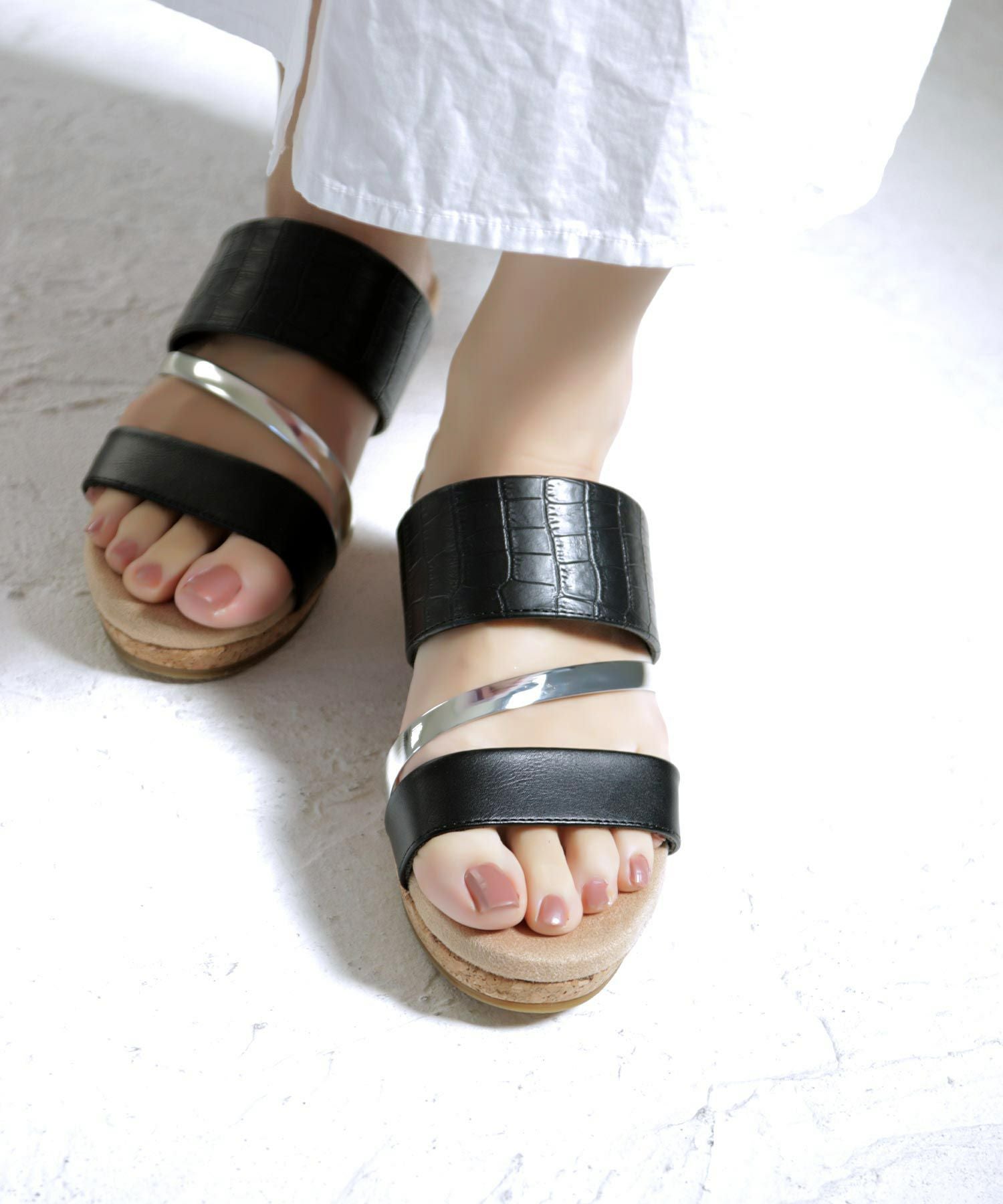 【4E幅広・大きいサイズ】4cmウェッジソール 3連ベルトサンダル