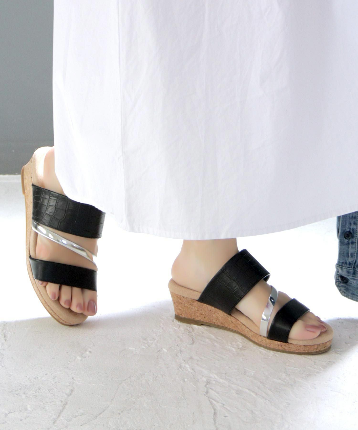 【4E幅広・大きいサイズ】4cmウェッジソール 3連ベルトサンダル